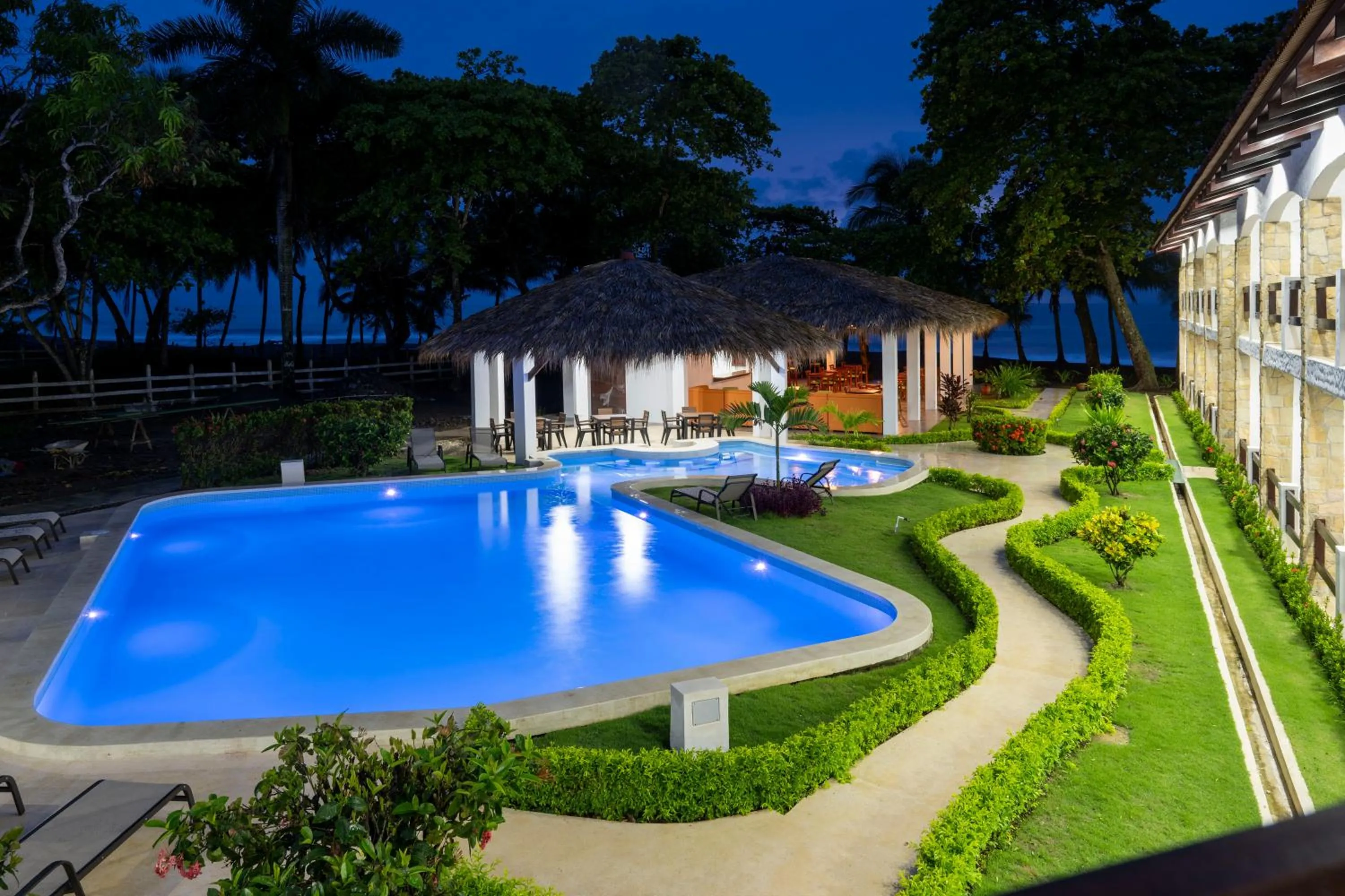 Garden view in Fuego del Sol Beachfront Hotel