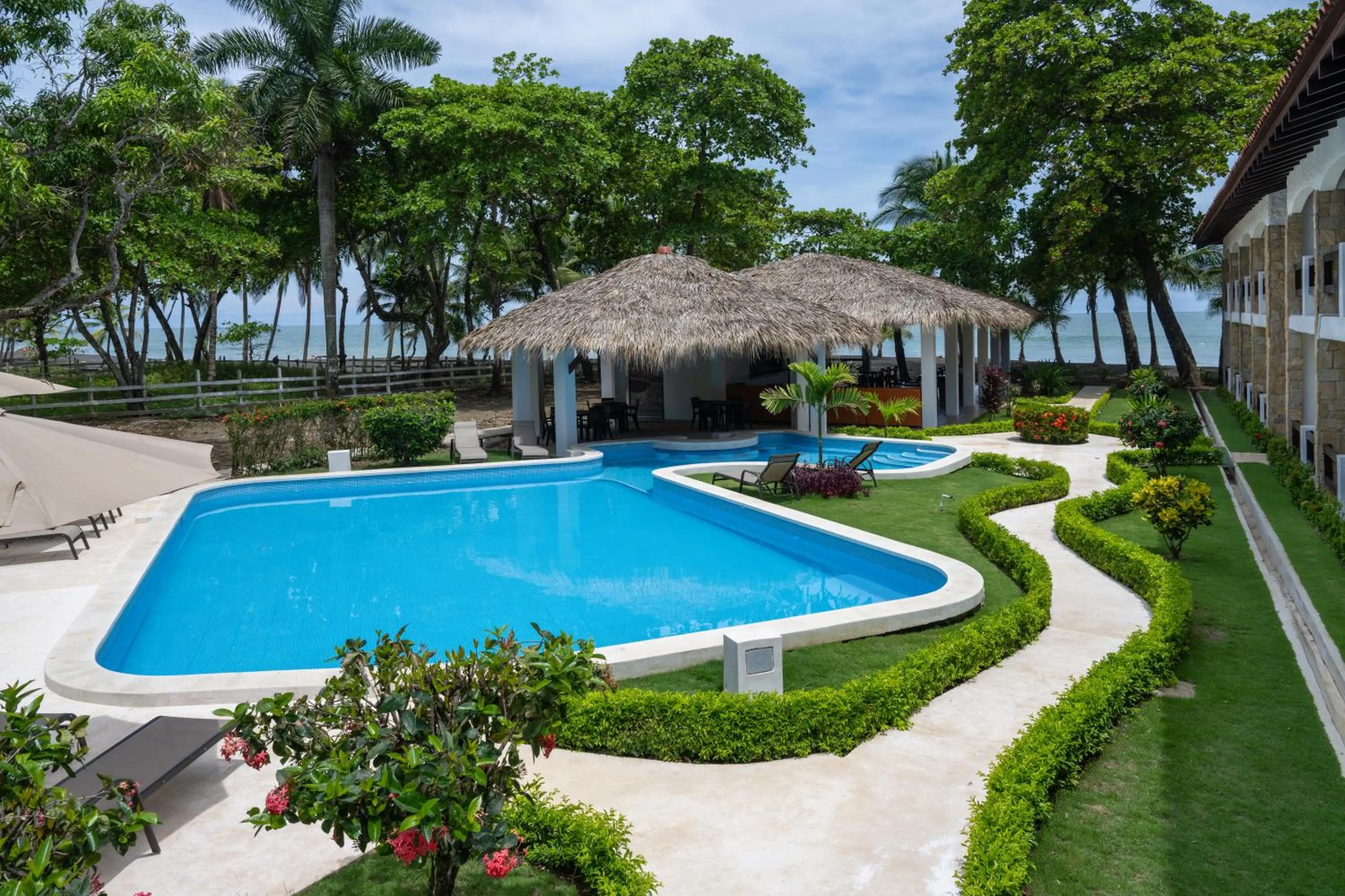 Swimming pool in Fuego del Sol Beachfront Hotel