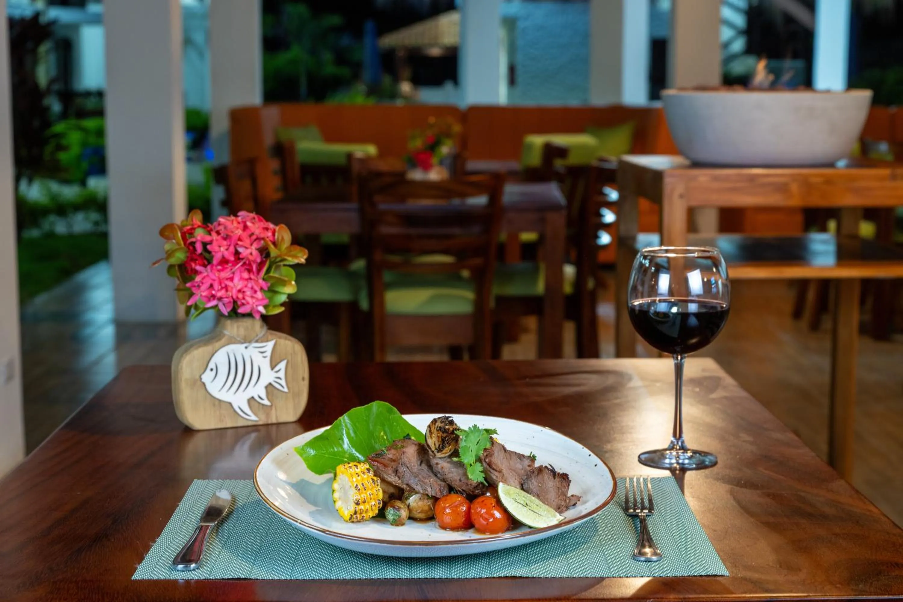 Restaurant/places to eat in Fuego del Sol Beachfront Hotel