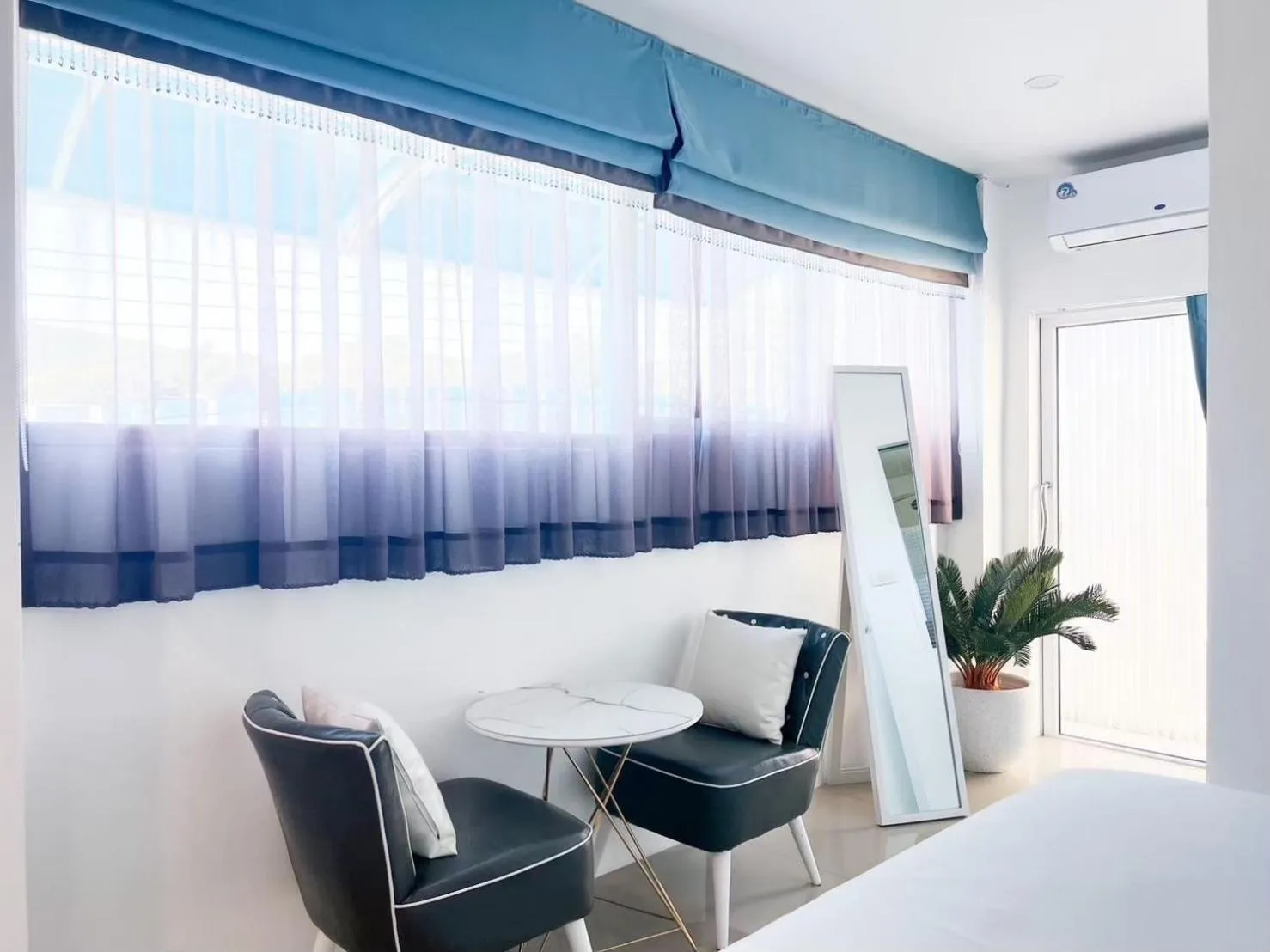 Seating area in Baan Sailboat Beach Kohlarn