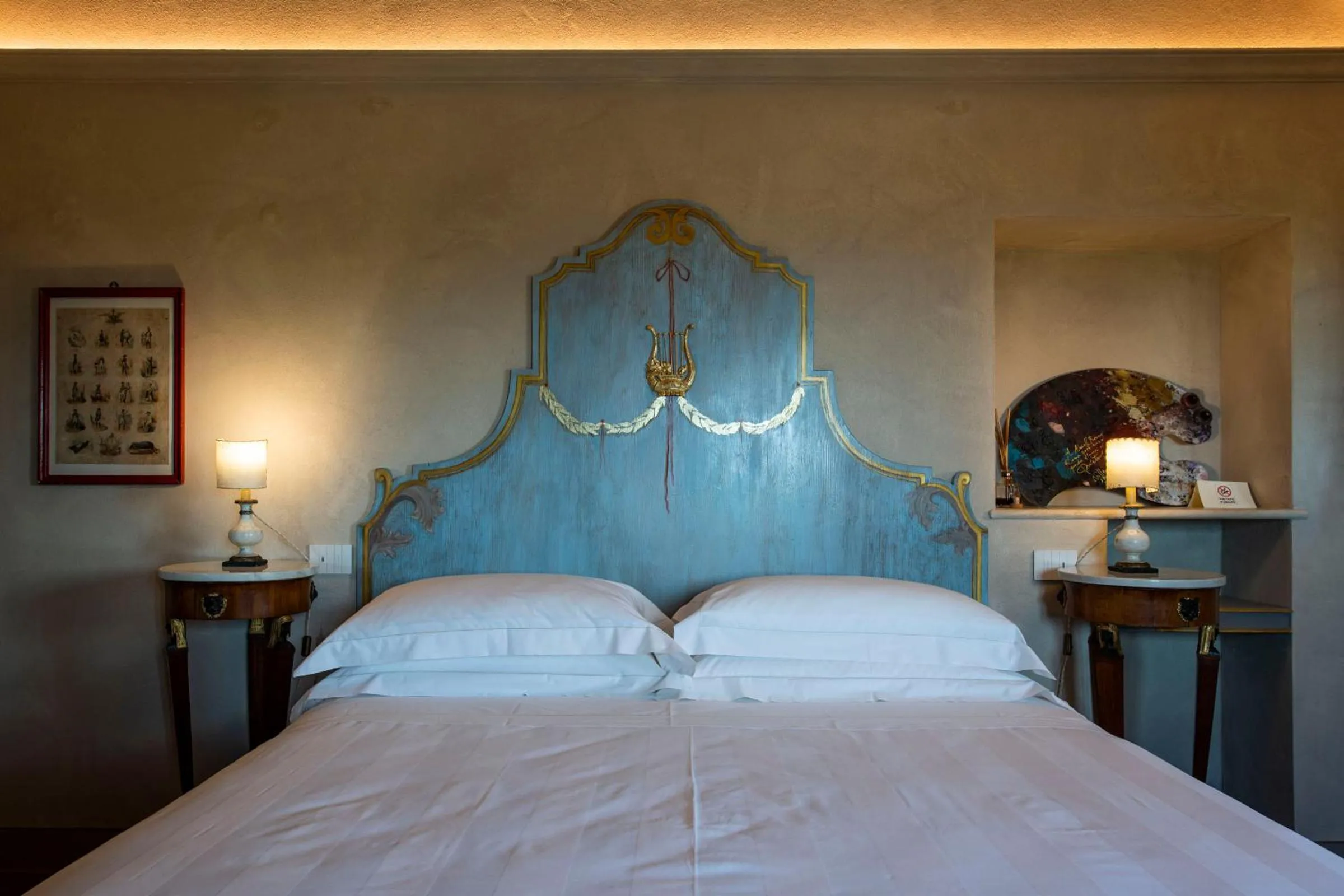Bed in Villa Le Prata - Residenza del Vescovo - Cantina & Relais
