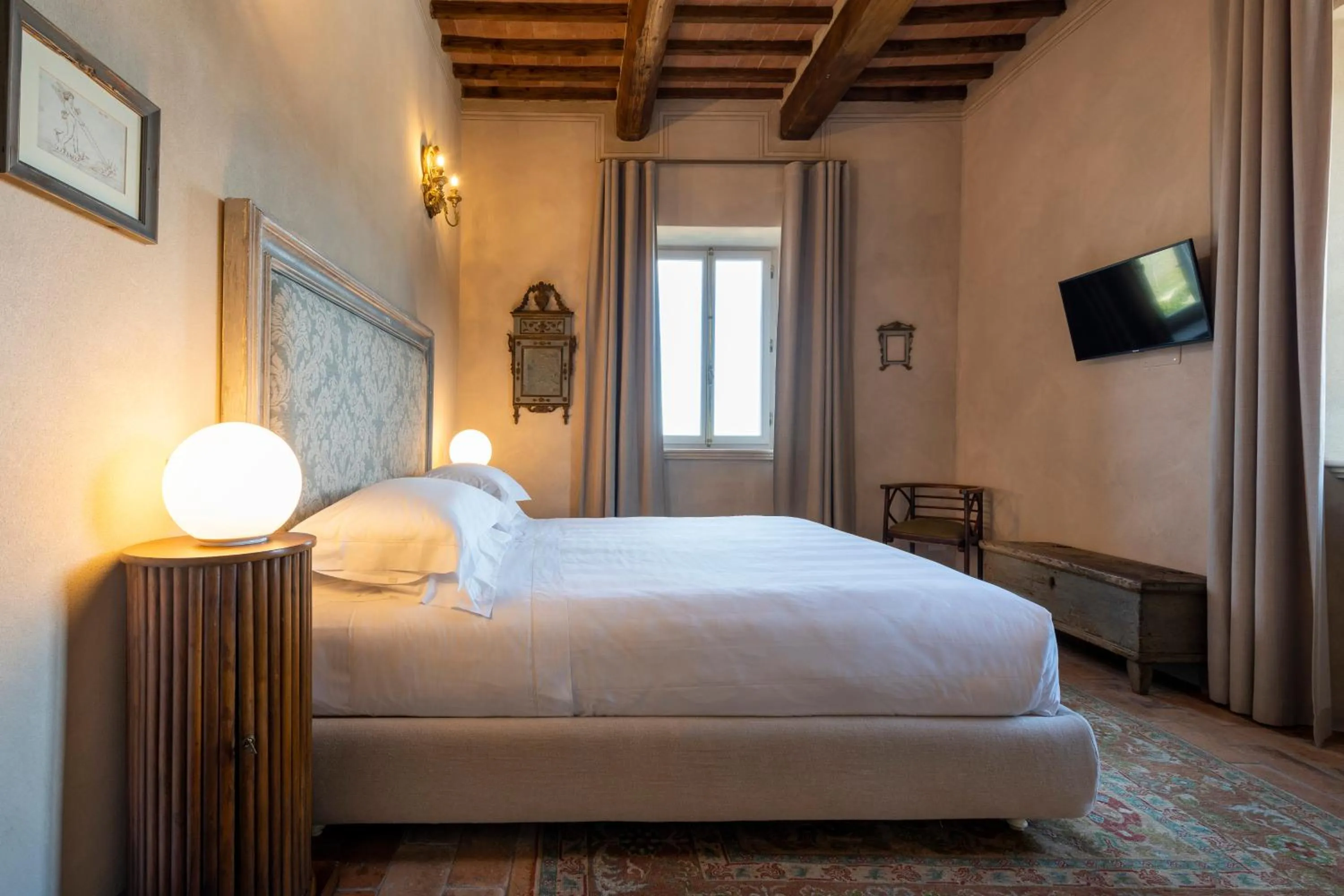 Bedroom, Bed in Villa Le Prata - Residenza del Vescovo - Cantina & Relais