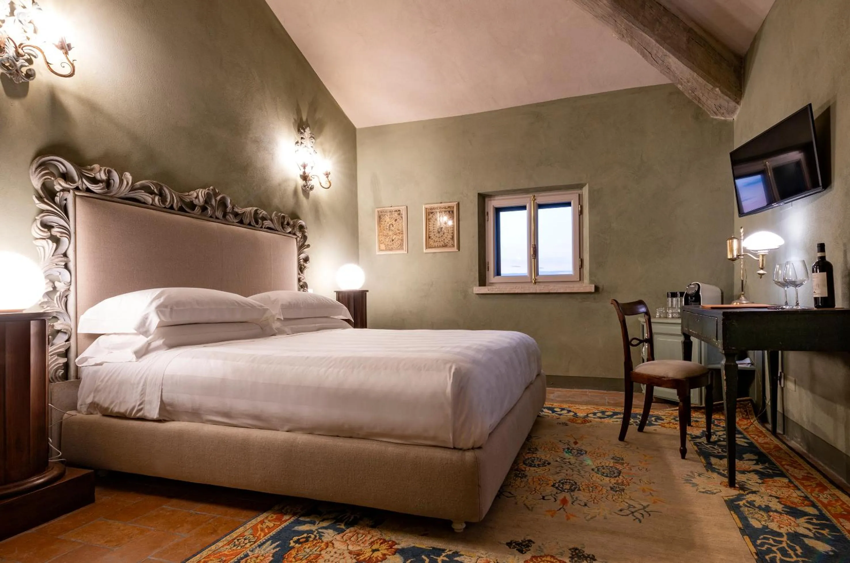 Bed in Villa Le Prata - Residenza del Vescovo - Cantina & Relais