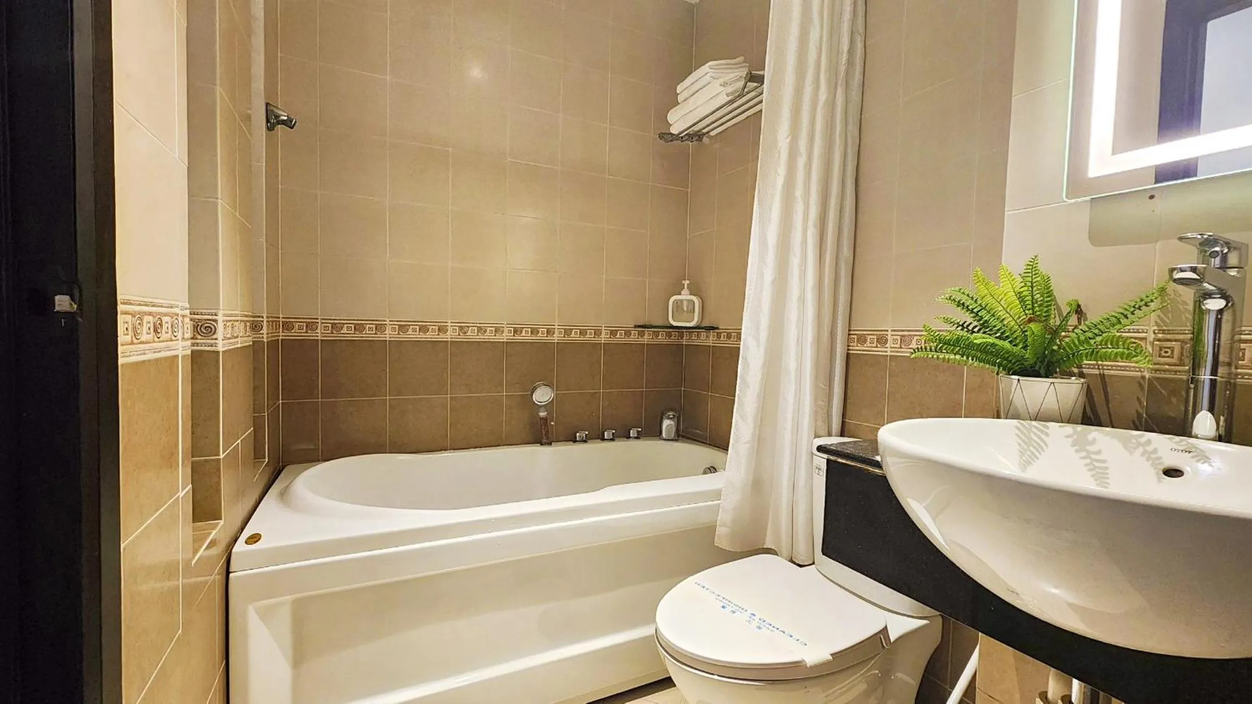 Shower in Rosa May Hotel
