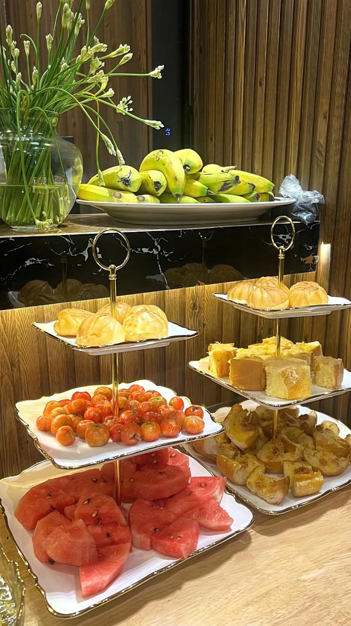 Food and drinks in Rosa May Hotel