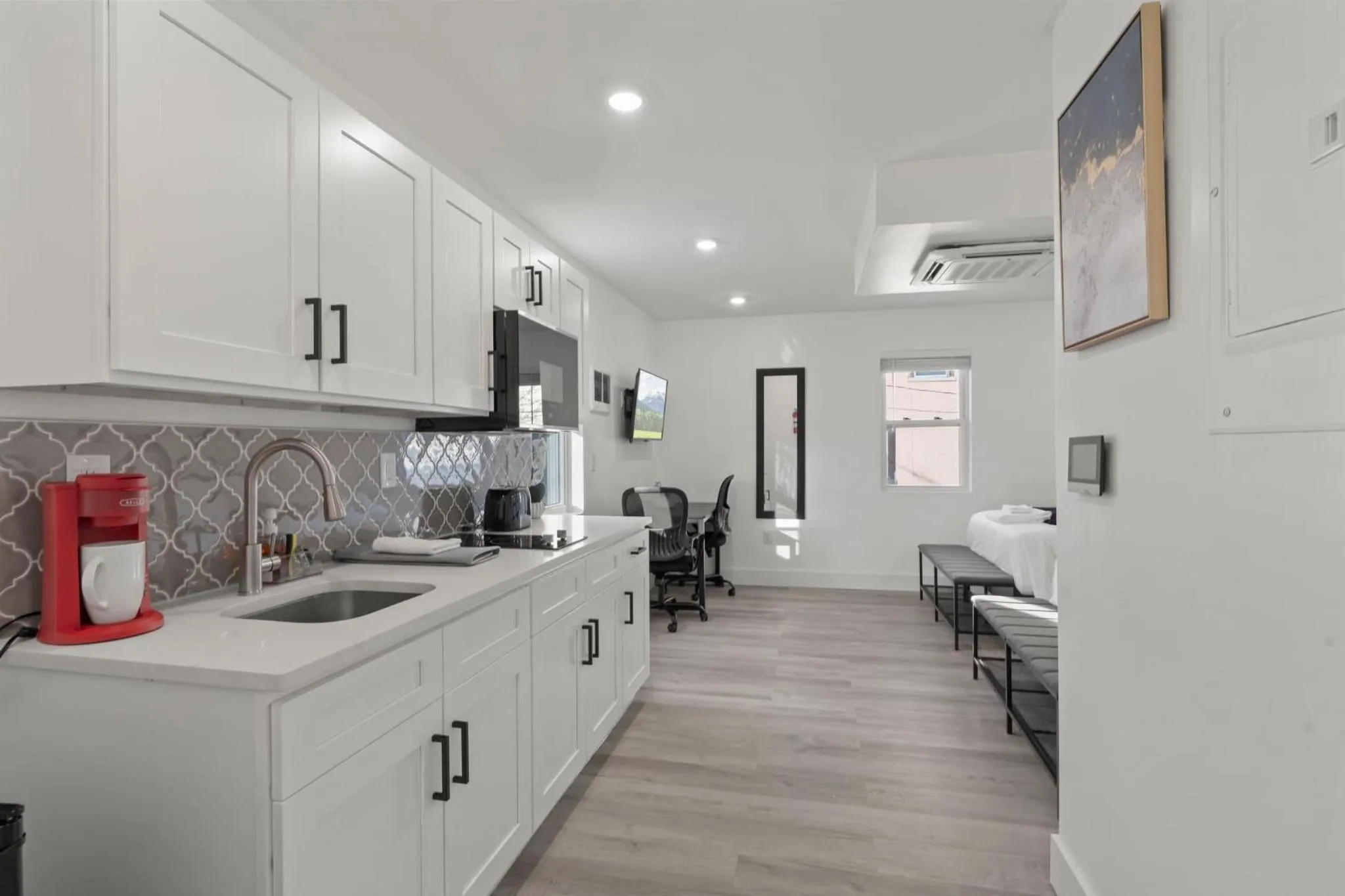 Kitchen or kitchenette in New Season Royals, Airport West