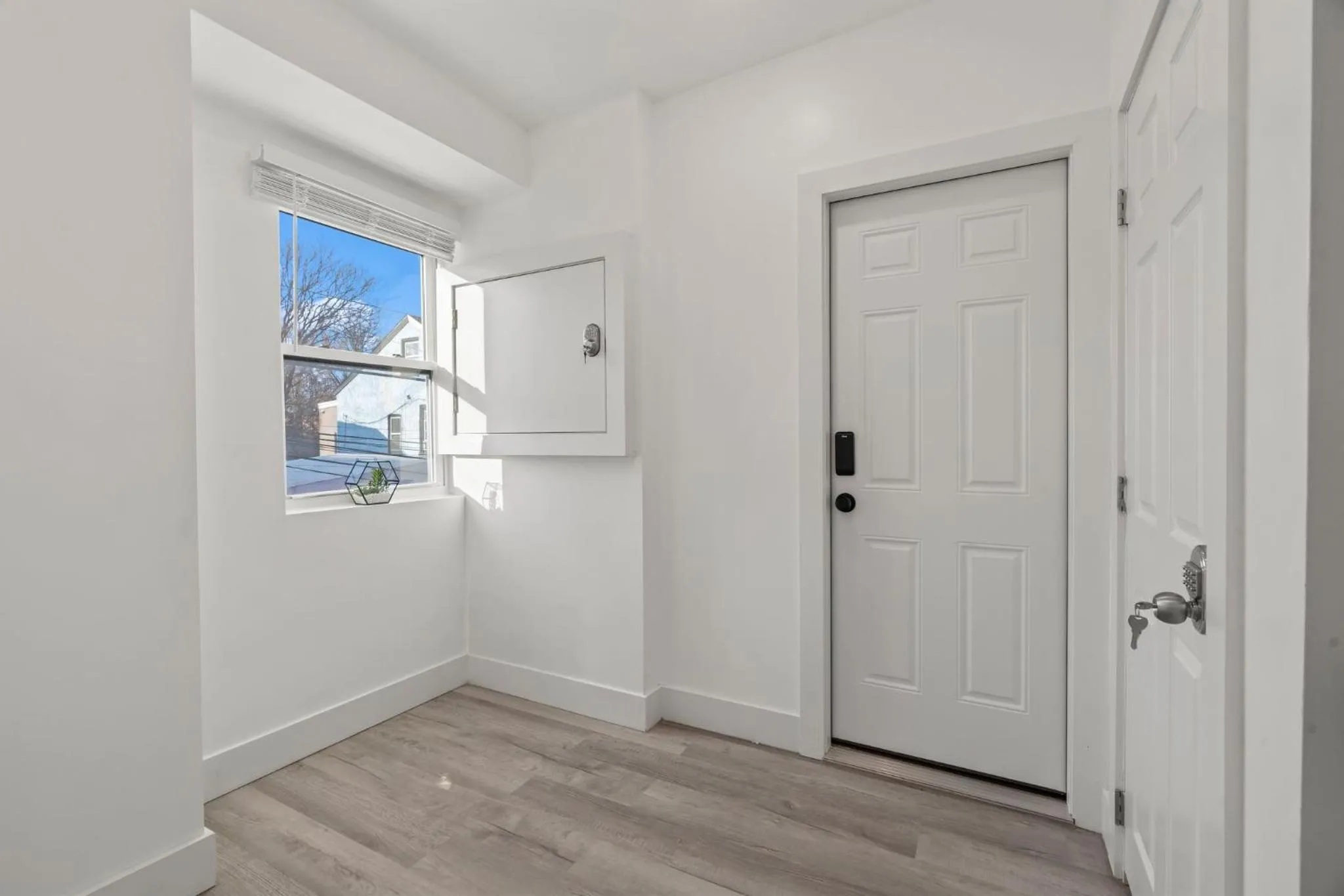 Facade/entrance in New Season Royals, Airport West