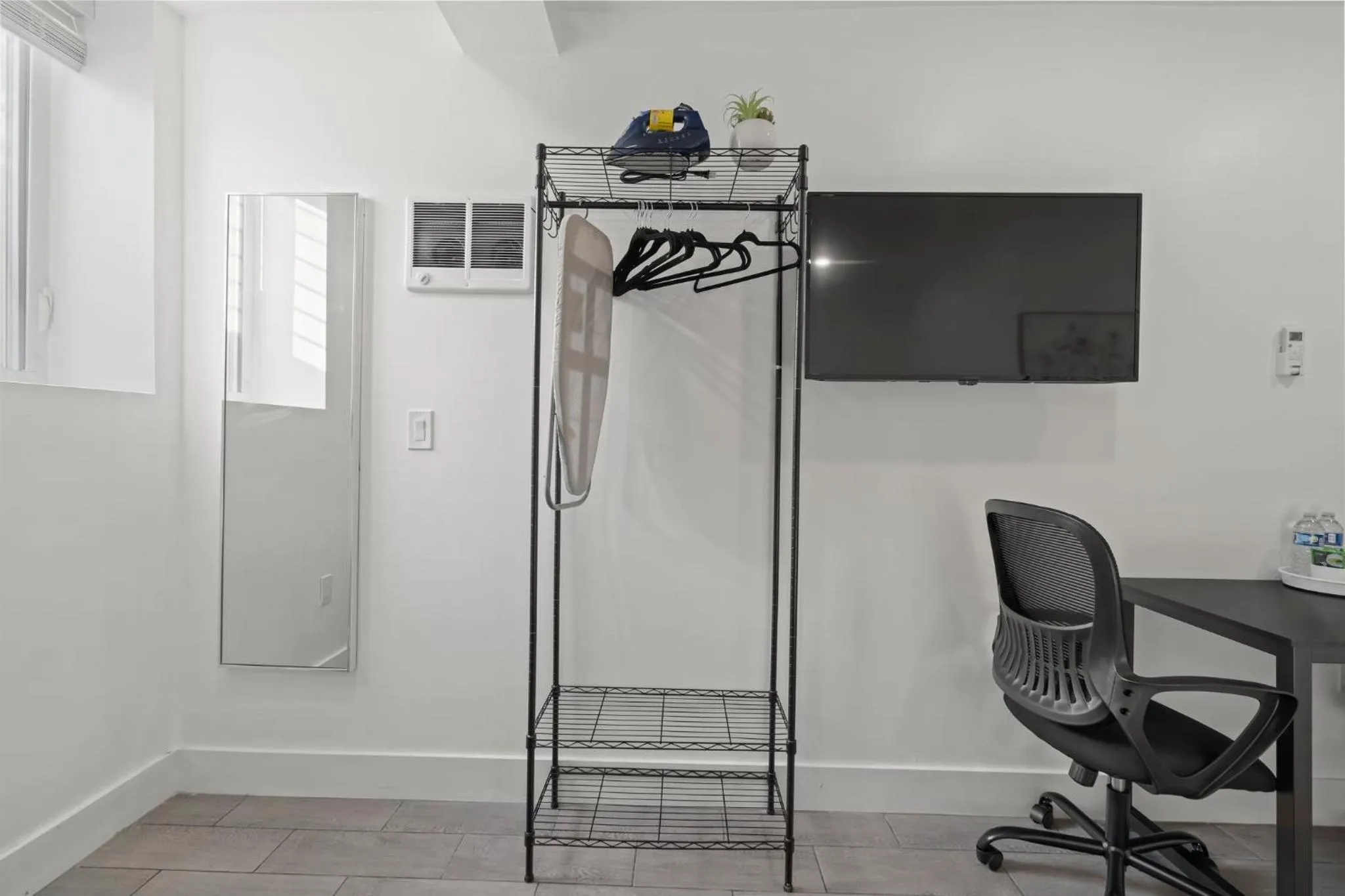 wardrobe in New Season Royals, Airport West