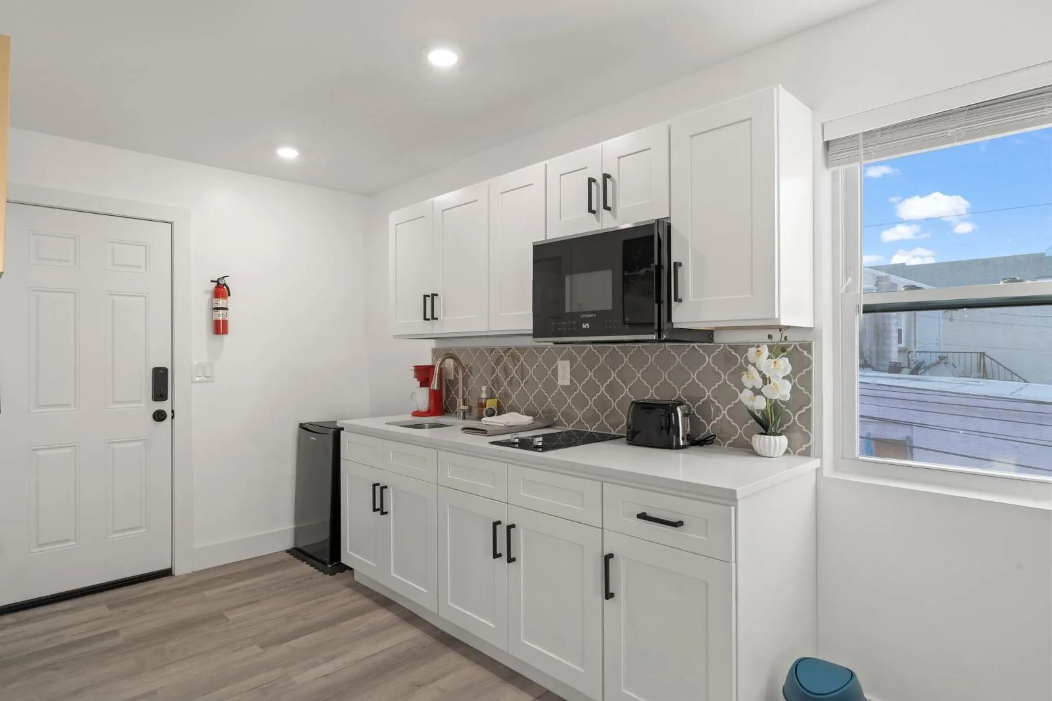 Kitchen or kitchenette in New Season Royals, Airport West