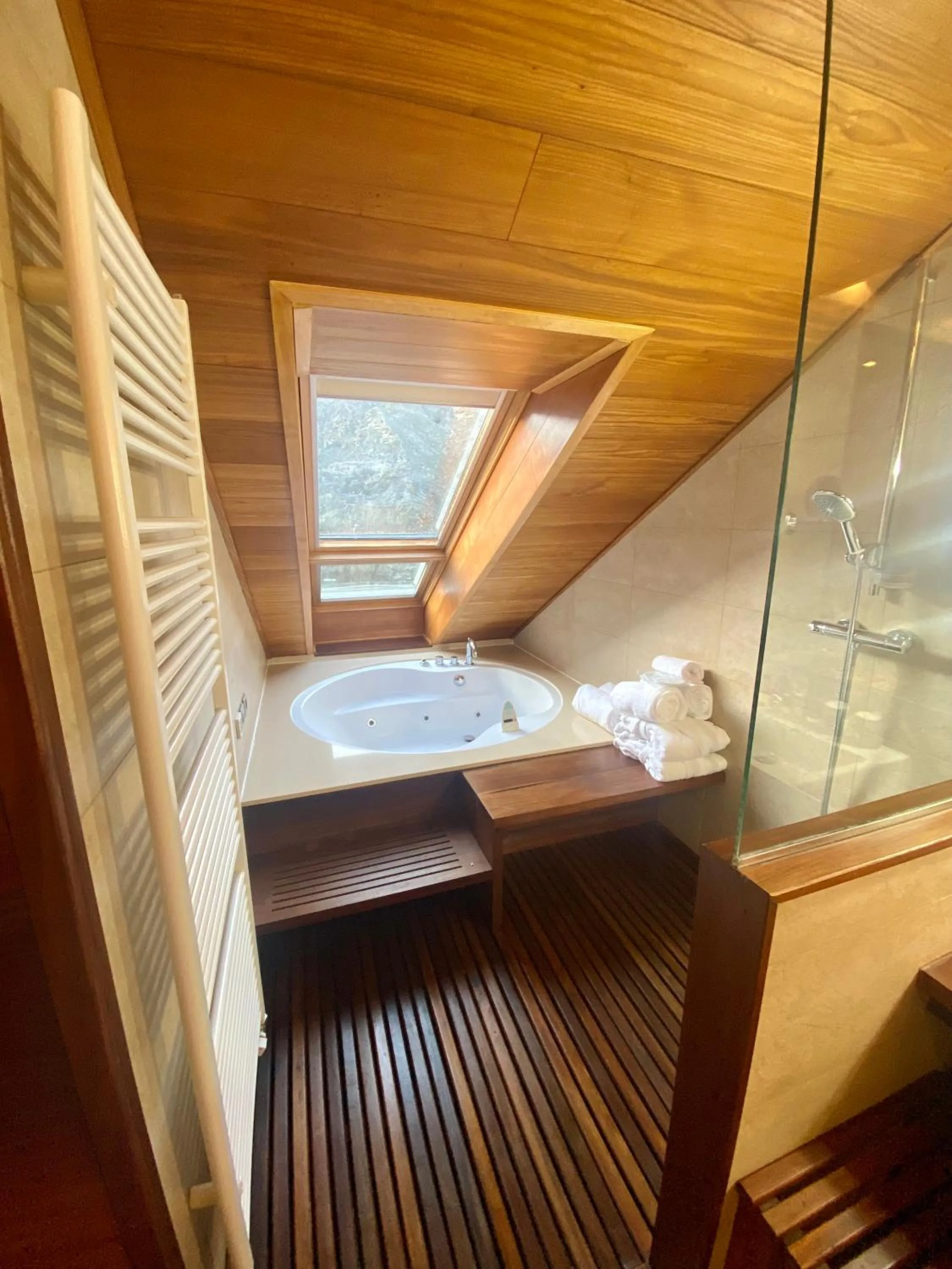 Hot Tub, Bed in Hotel Riberies & Spa by RdA Hotels