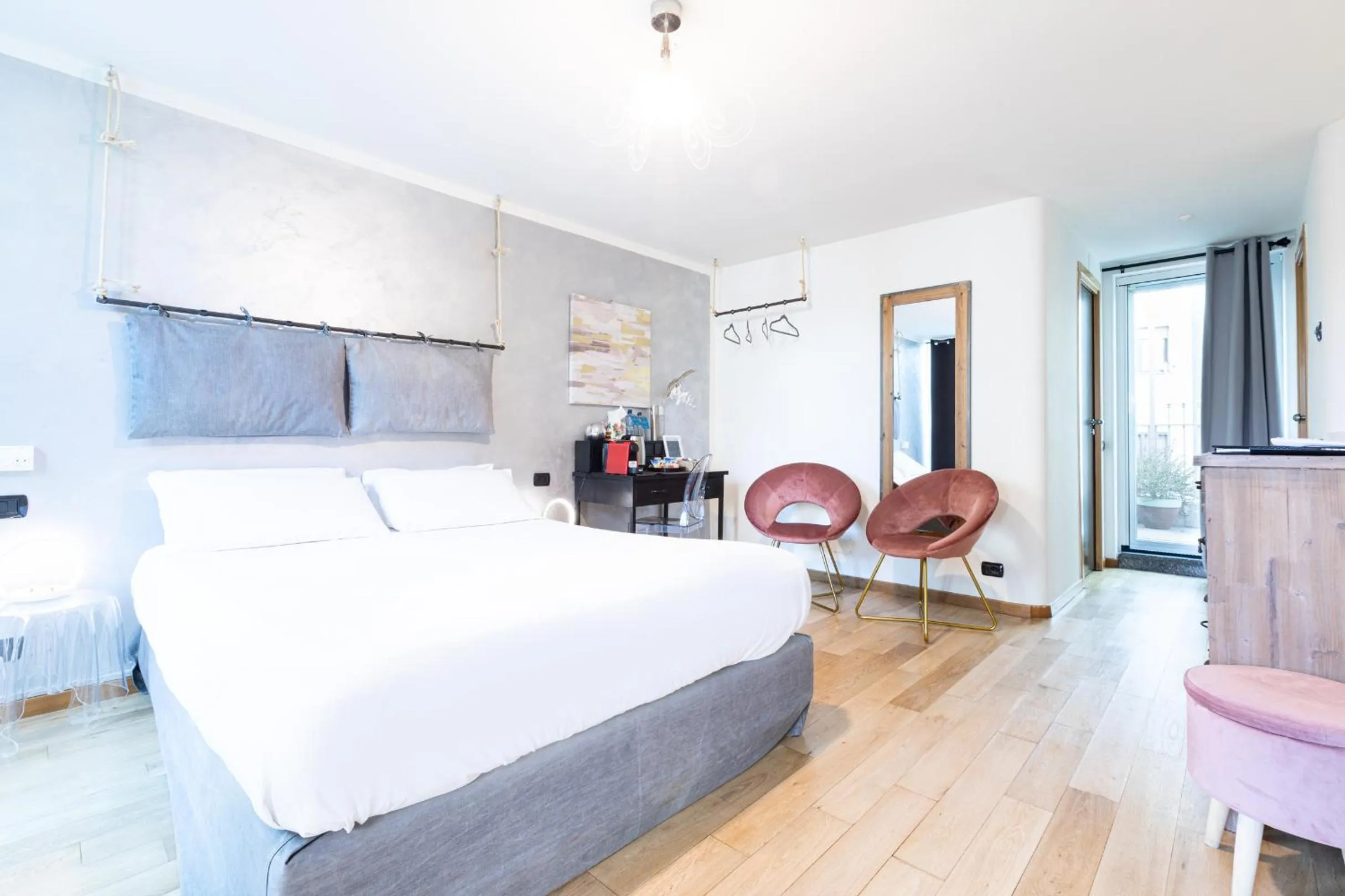 Bed in B&b Too Cute 2b Str8