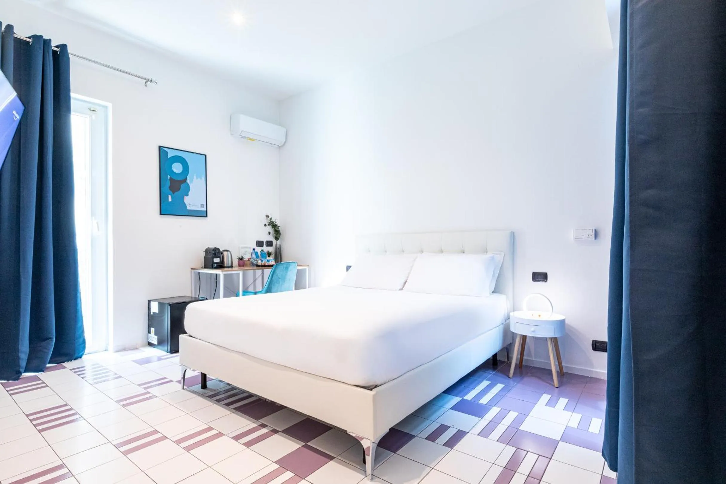 Bed in B&b Too Cute 2b Str8