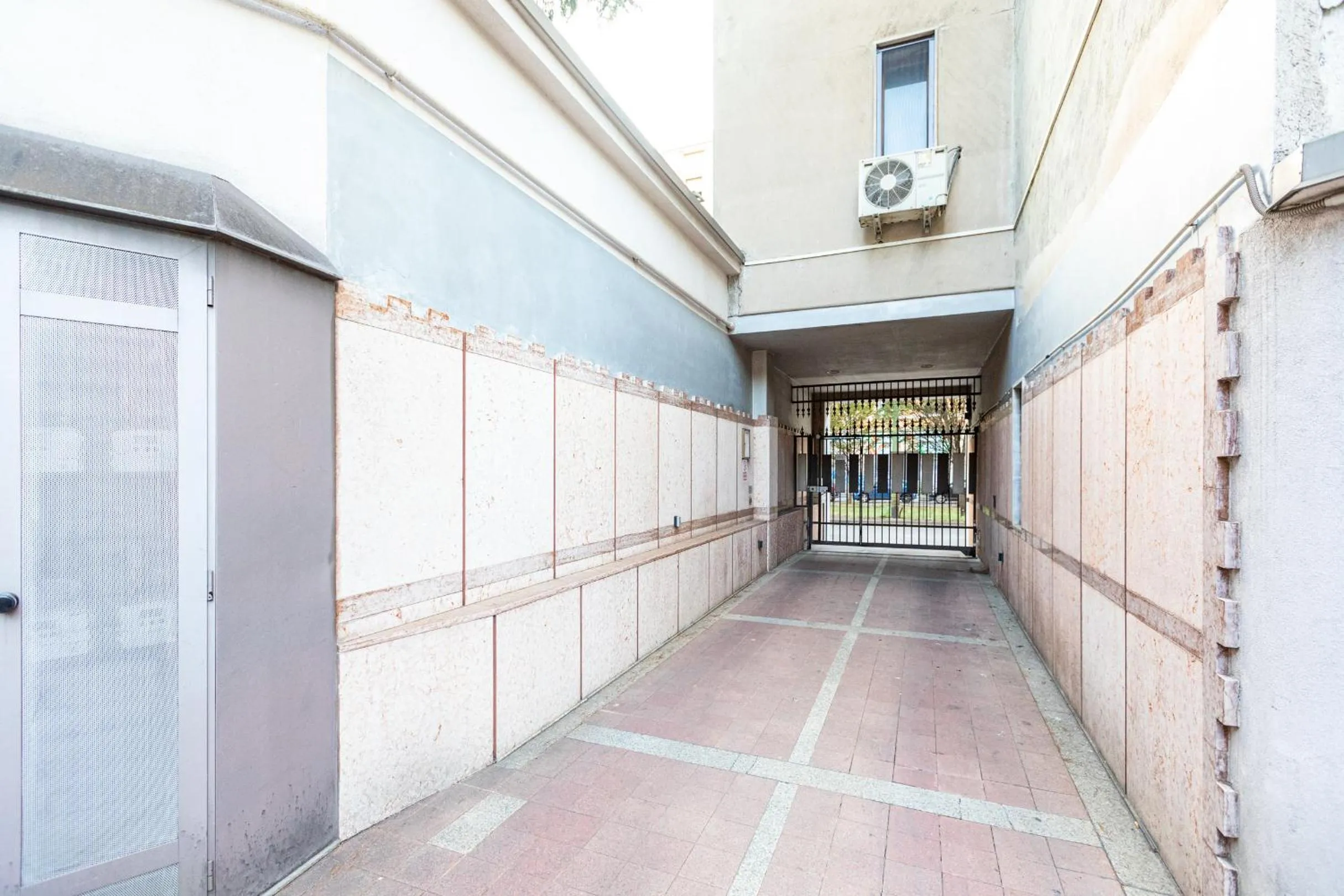 Inner courtyard view, Balcony/Terrace in B&b Too Cute 2b Str8