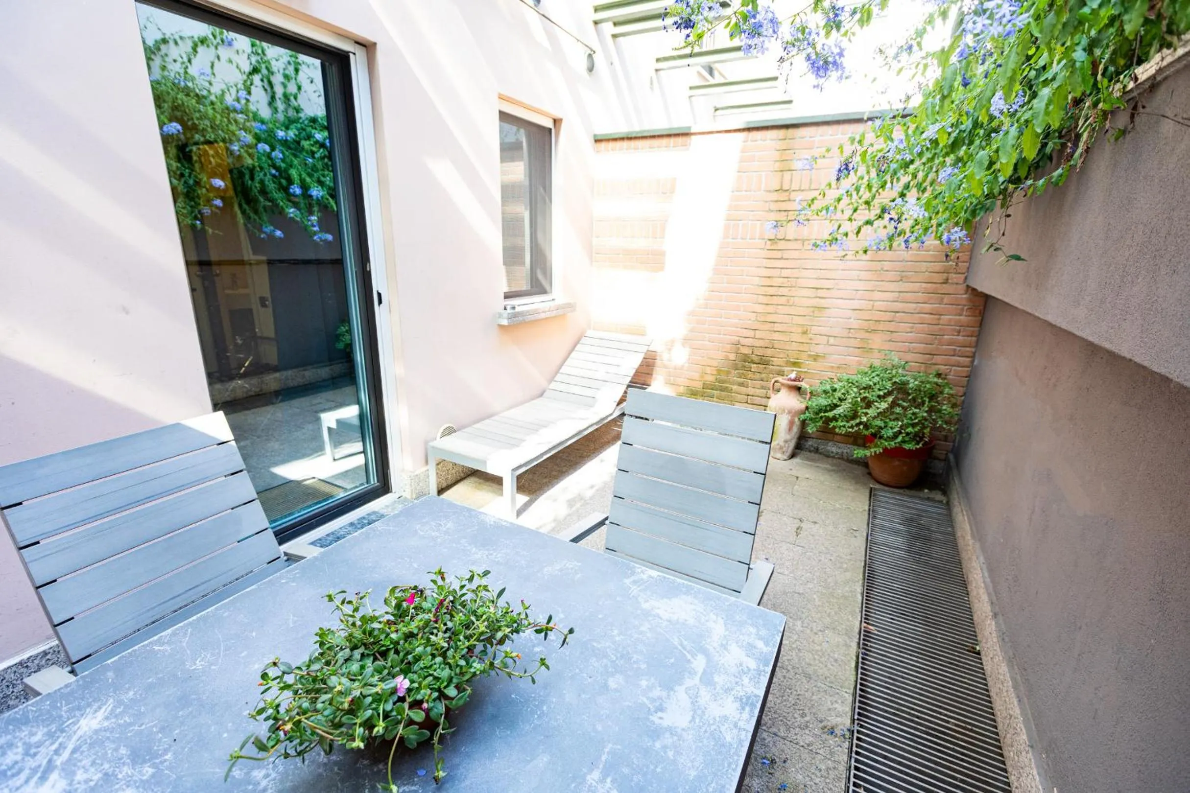 Balcony/Terrace in B&b Too Cute 2b Str8