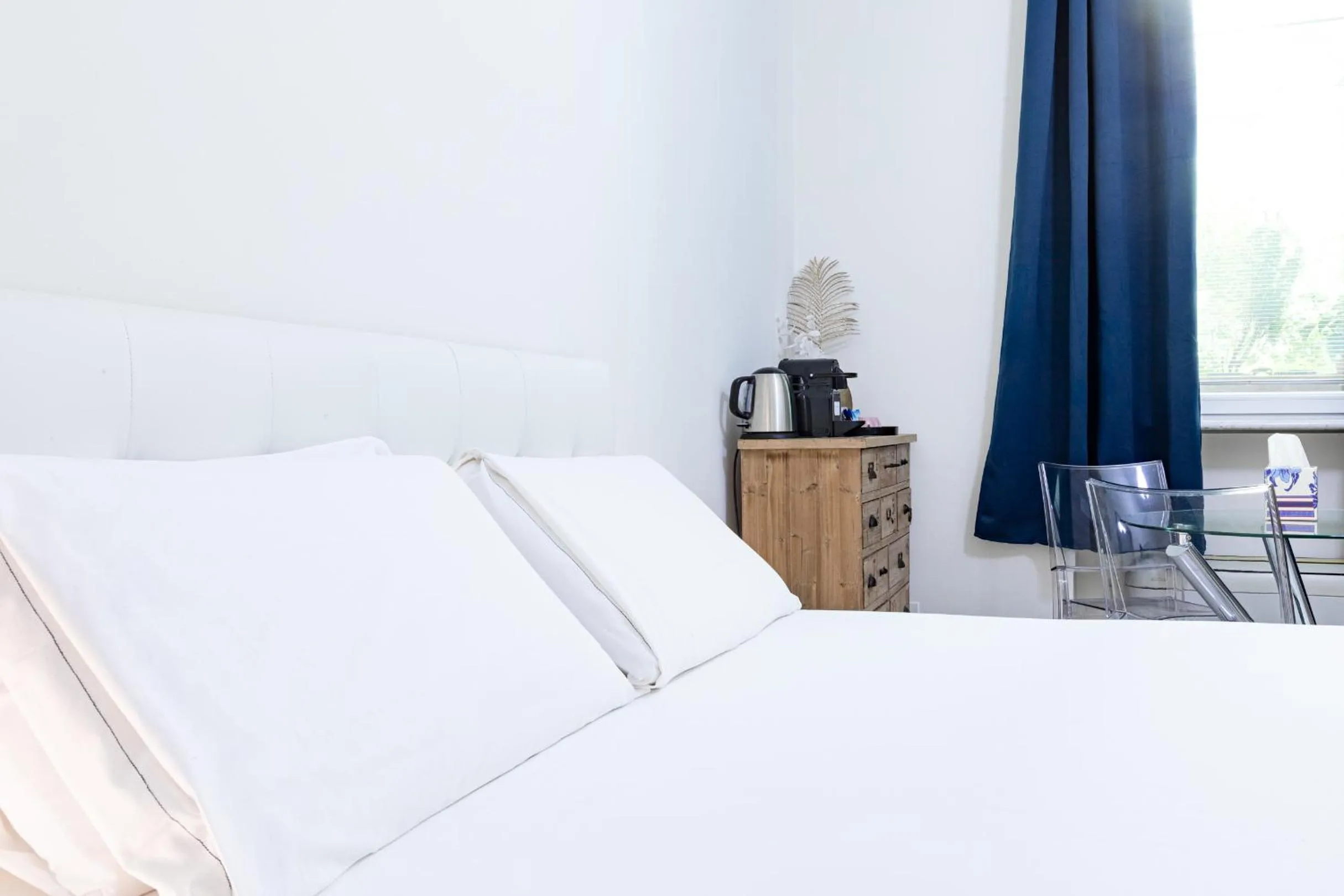 Bed in B&b Too Cute 2b Str8