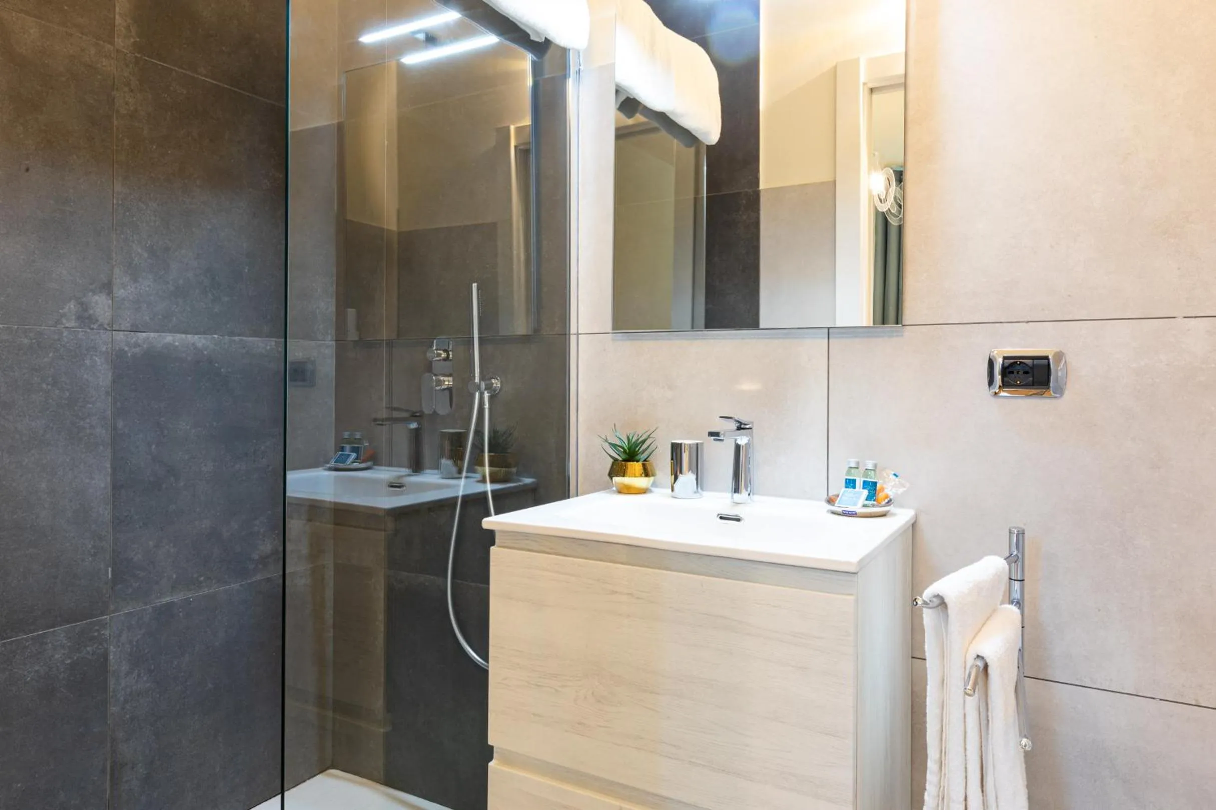 Shower, Bathroom in B&b Too Cute 2b Str8