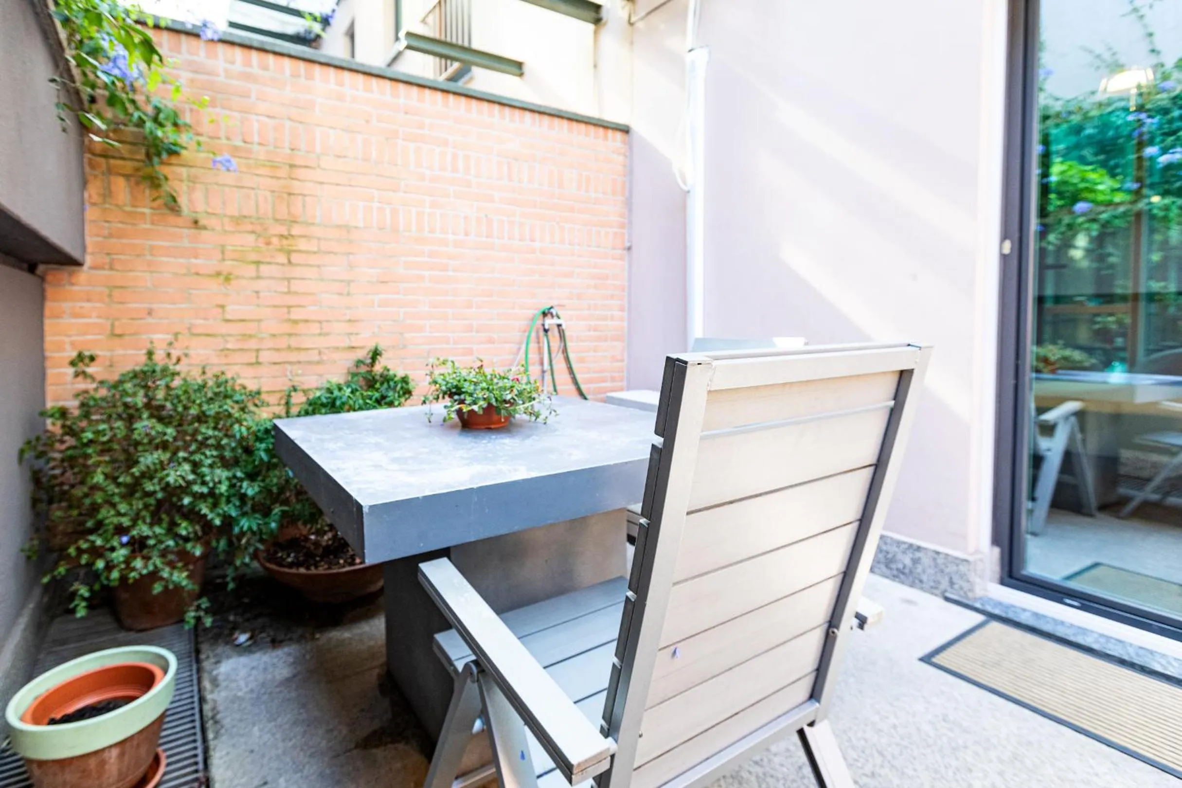 Balcony/Terrace in B&b Too Cute 2b Str8