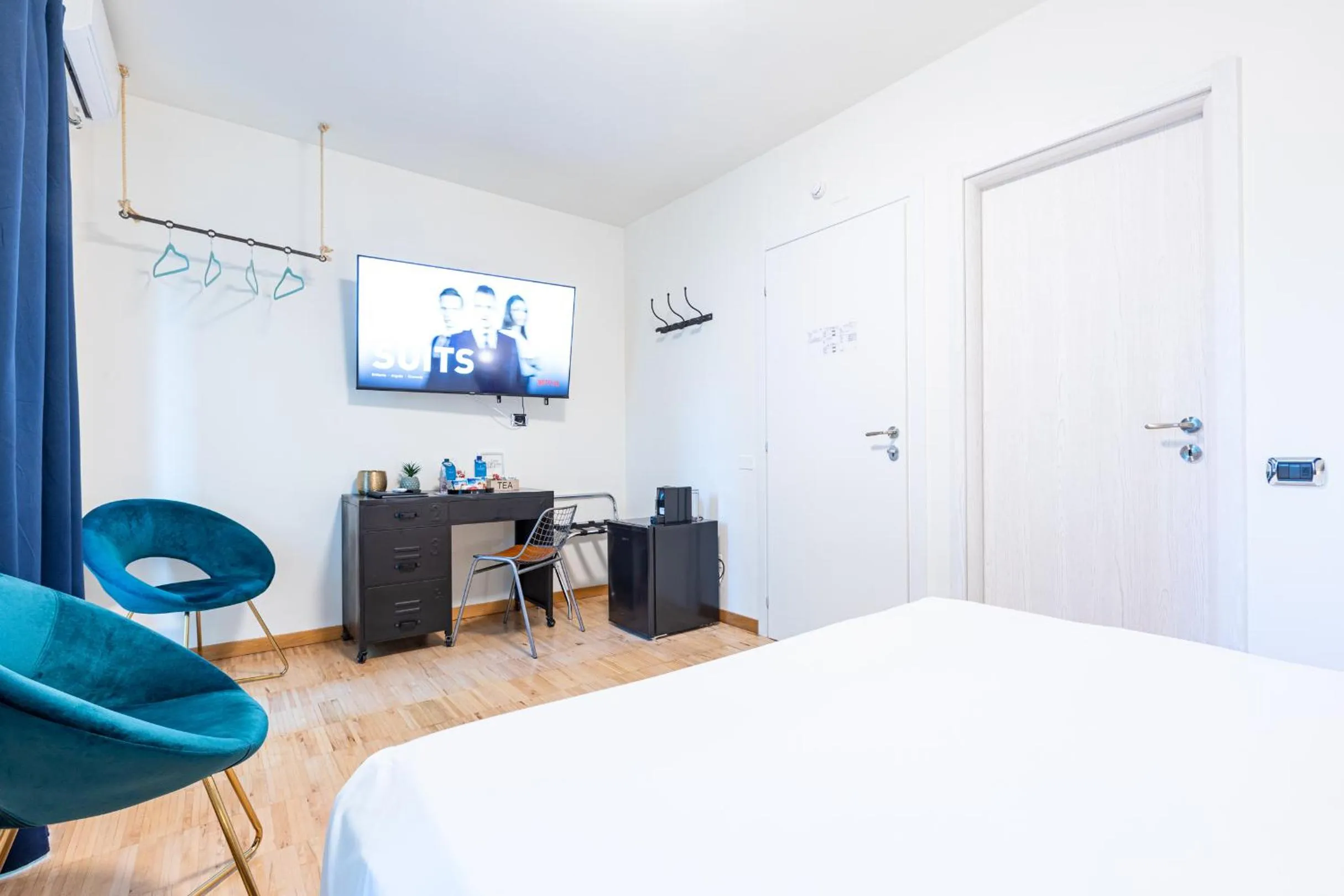 Bed in B&b Too Cute 2b Str8