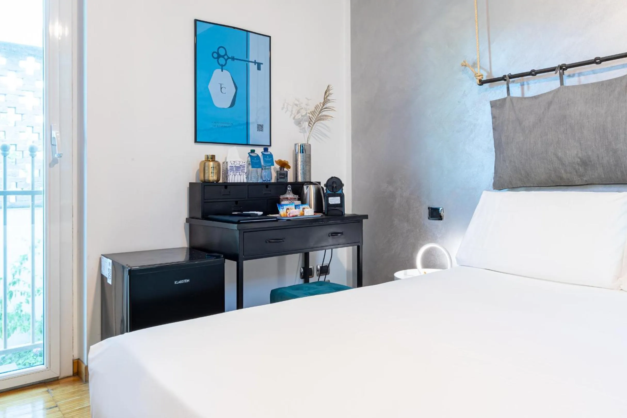 Bed in B&b Too Cute 2b Str8