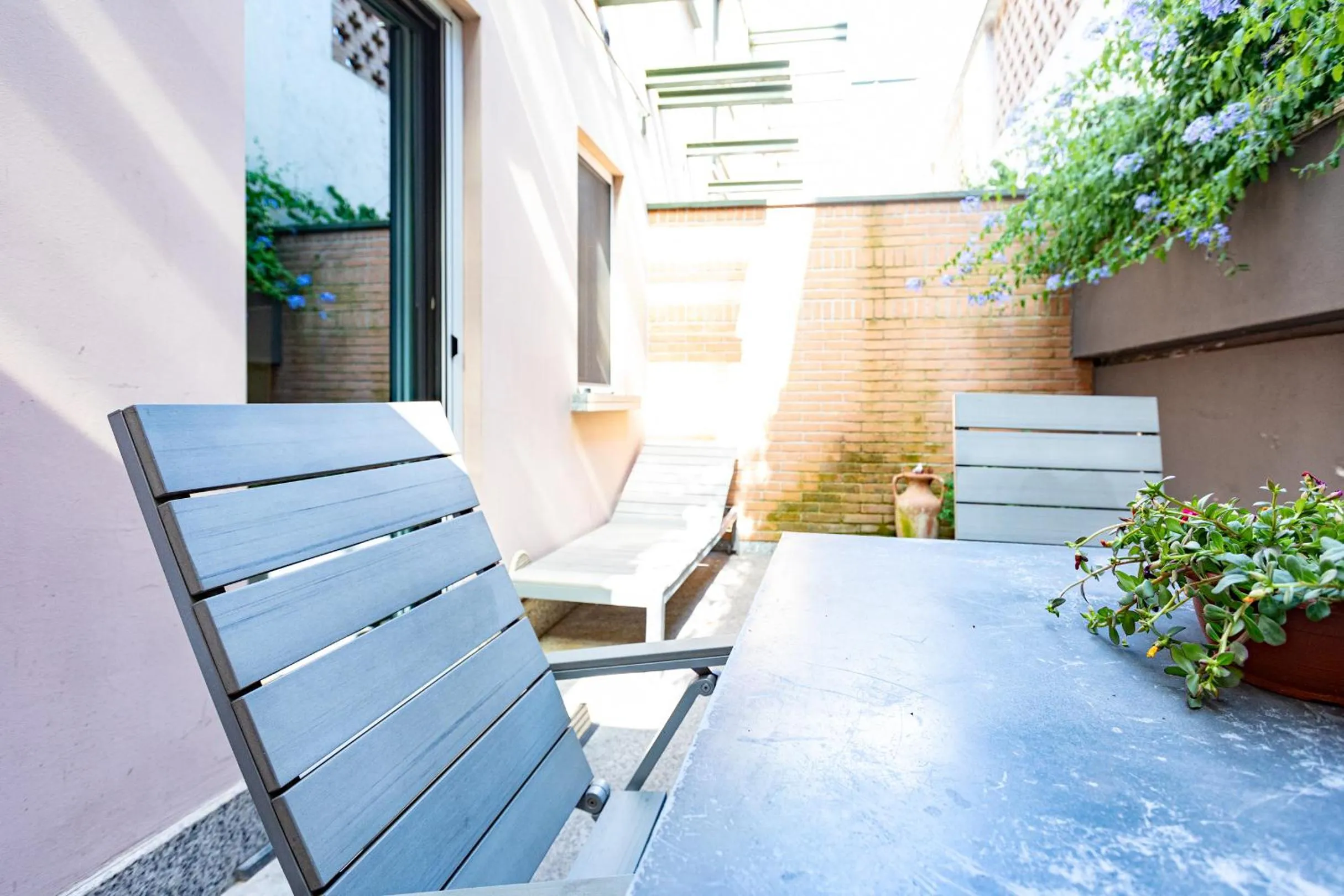 Balcony/Terrace in B&b Too Cute 2b Str8