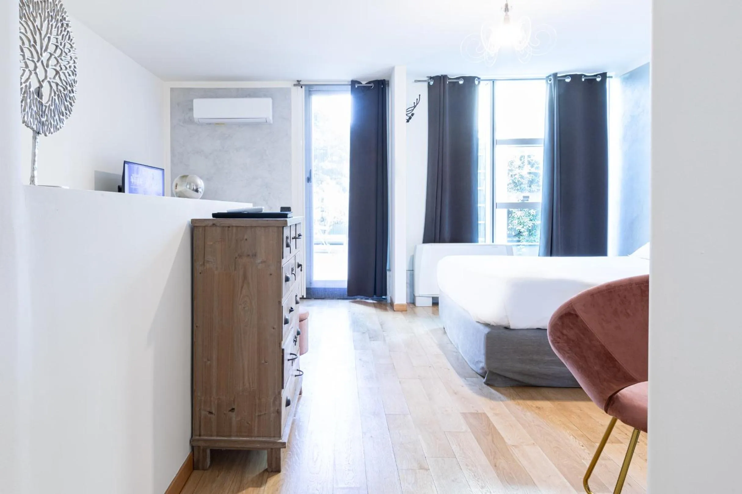 Bed in B&b Too Cute 2b Str8