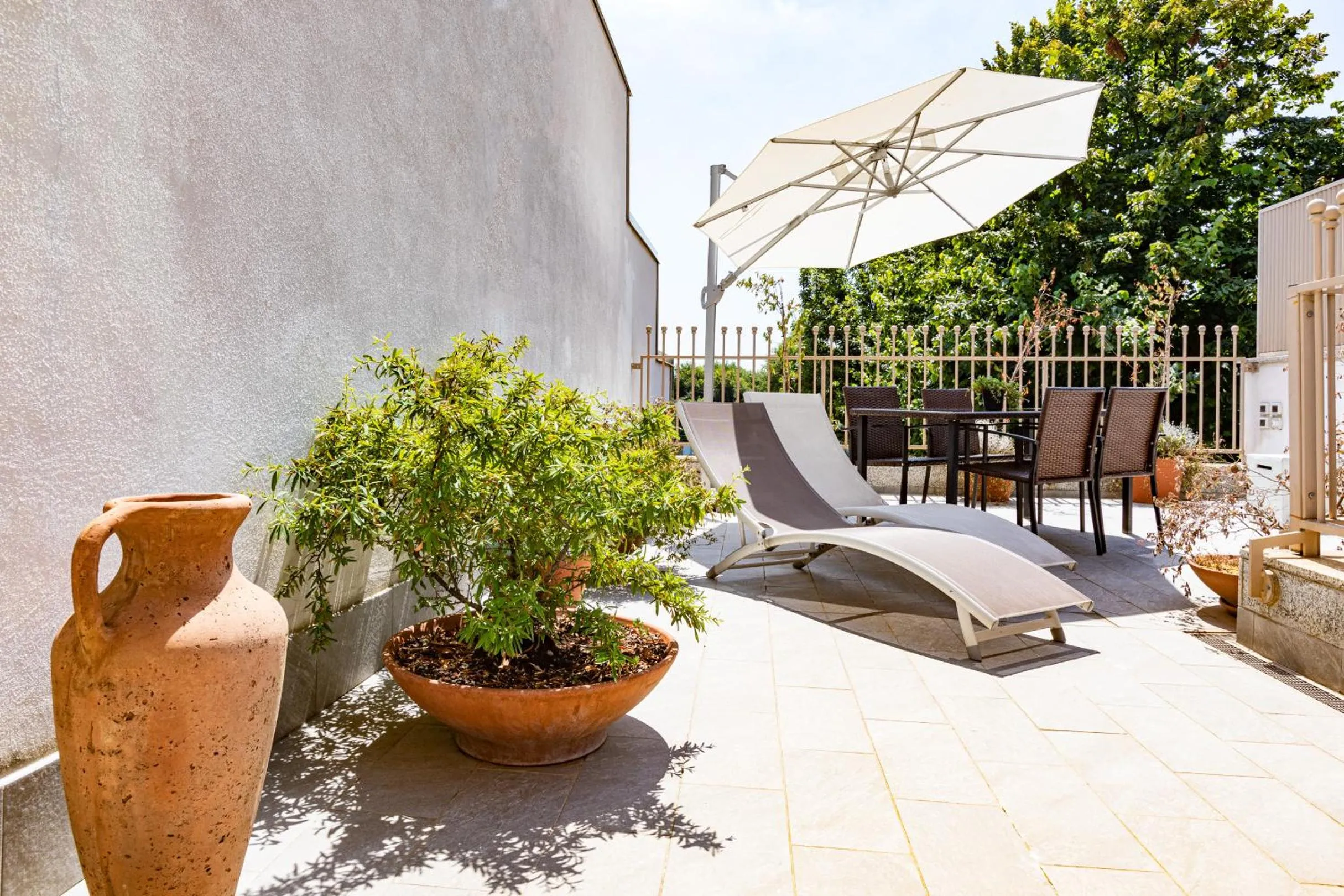 Balcony/Terrace in B&b Too Cute 2b Str8