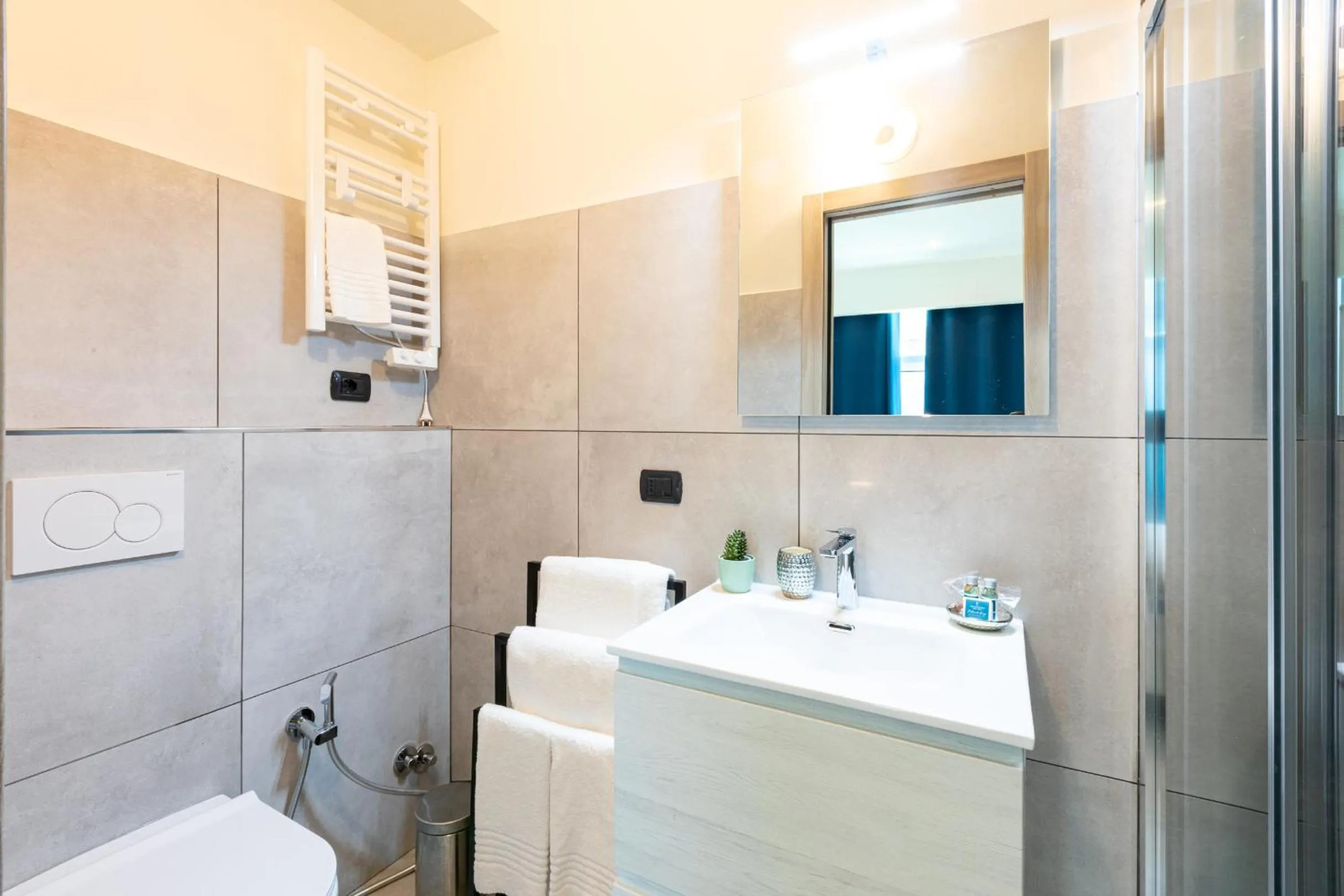 Shower, Bathroom in B&b Too Cute 2b Str8