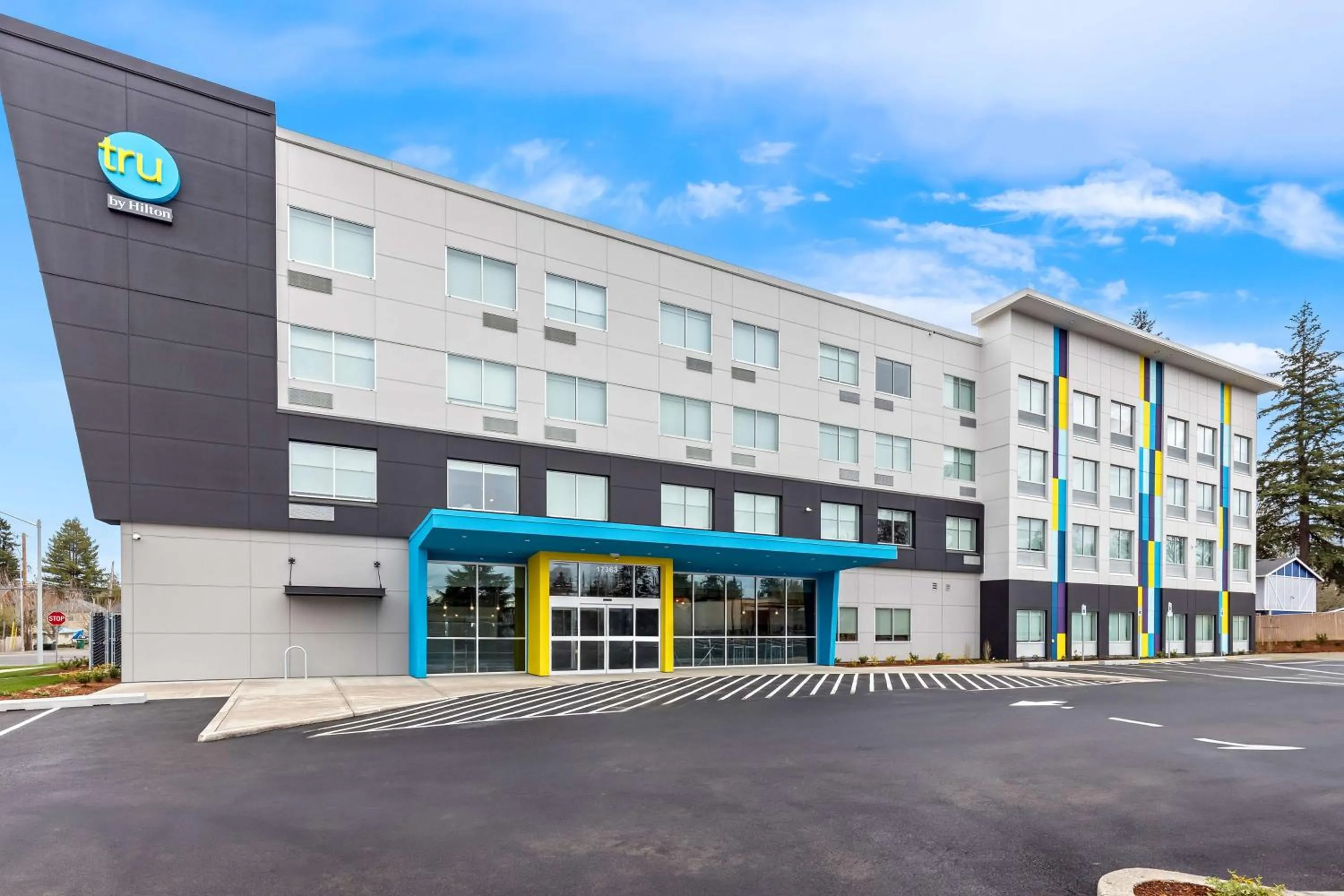 Property building in Tru By Hilton Aloha Beaverton