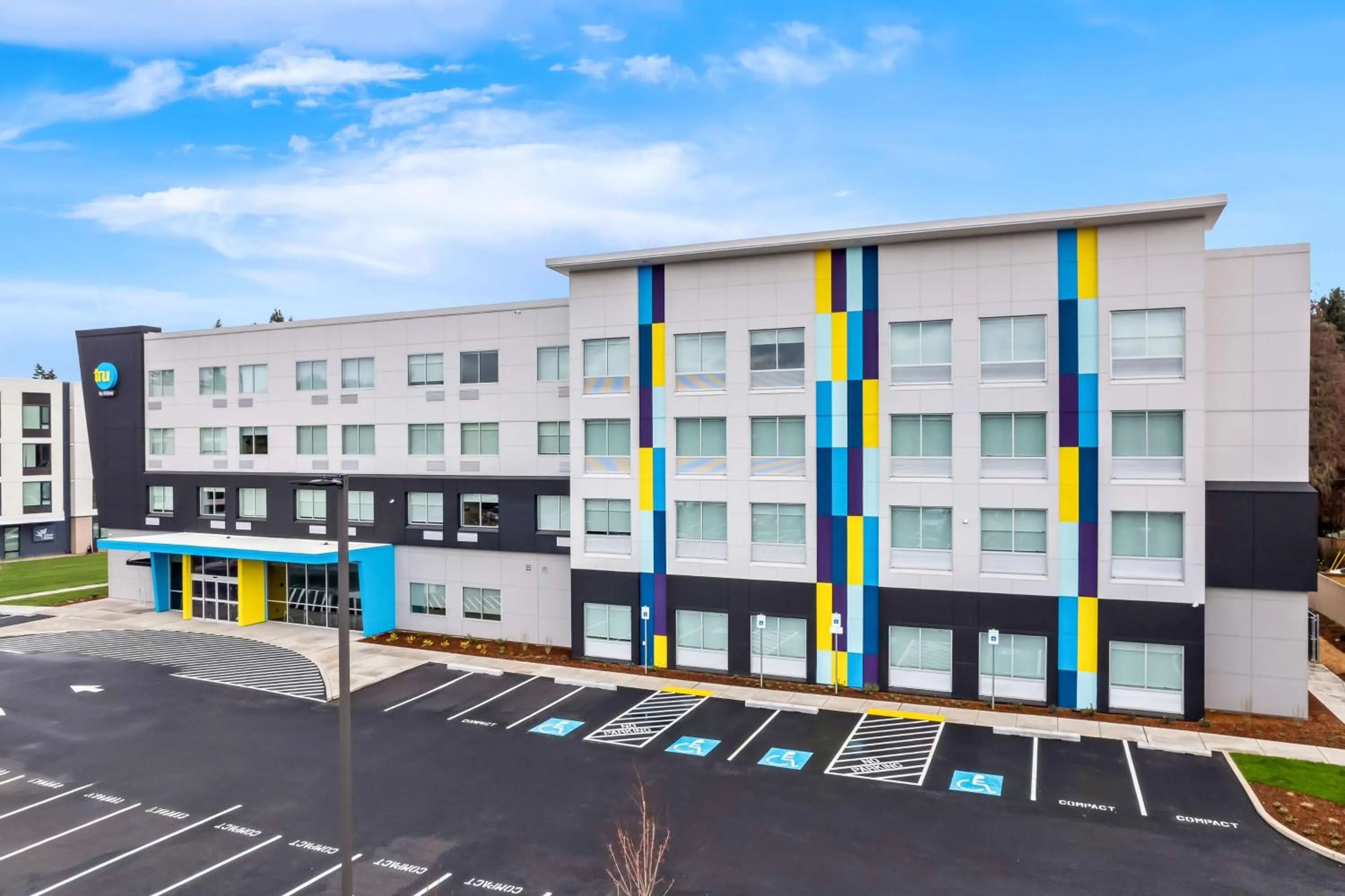 Property building in Tru By Hilton Aloha Beaverton