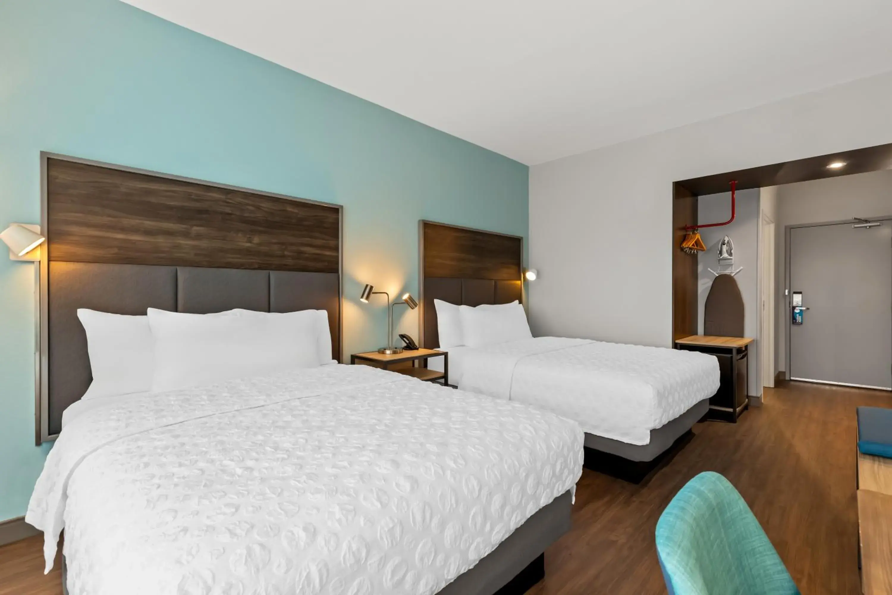 Queen Room with Two Queen Beds - Hearing Access in Tru By Hilton Aloha Beaverton Queen Room with Two Queen Beds - Hearing Access in Tru By Hilton Aloha Beaverton