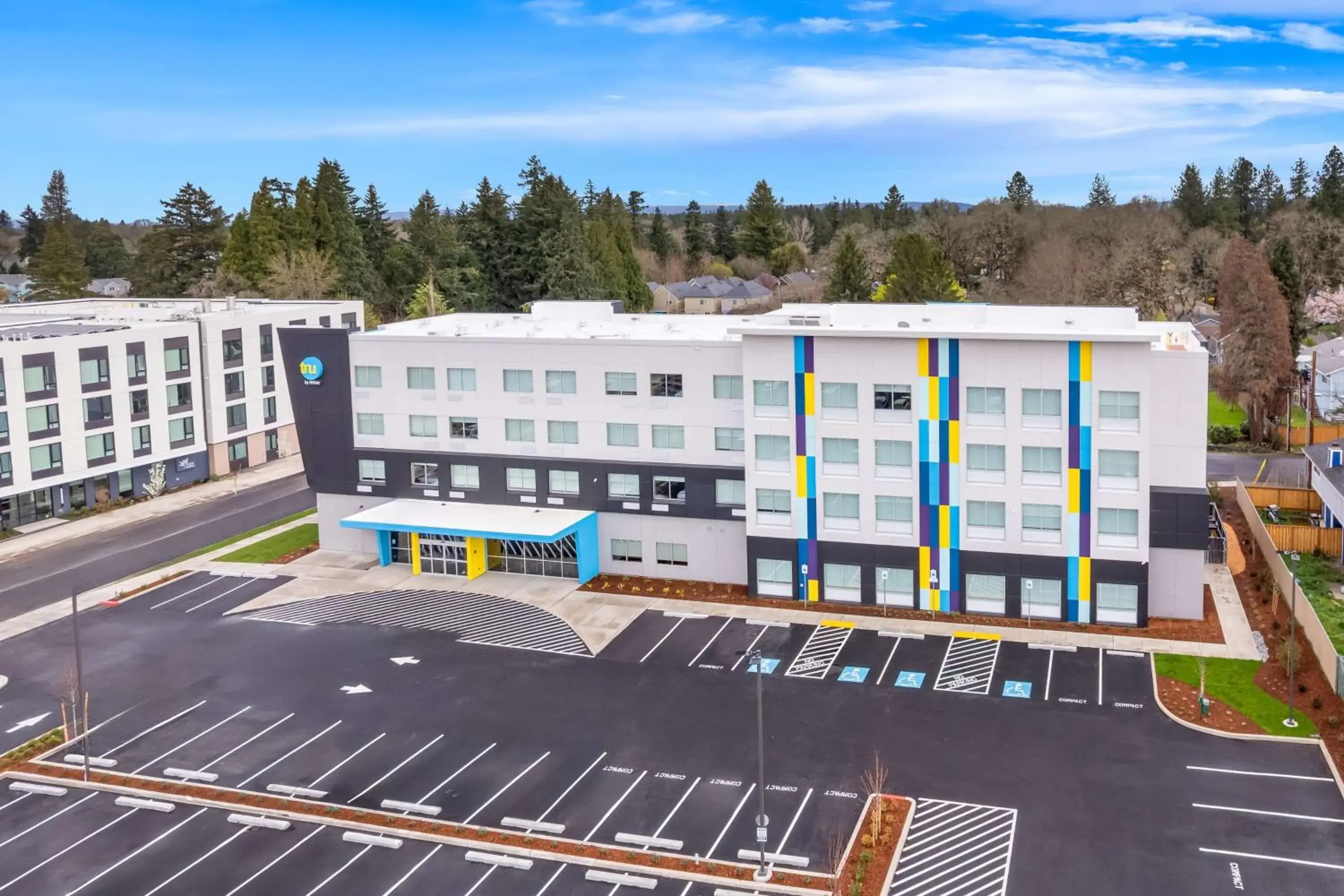 Property building in Tru By Hilton Aloha Beaverton Property building in Tru By Hilton Aloha Beaverton