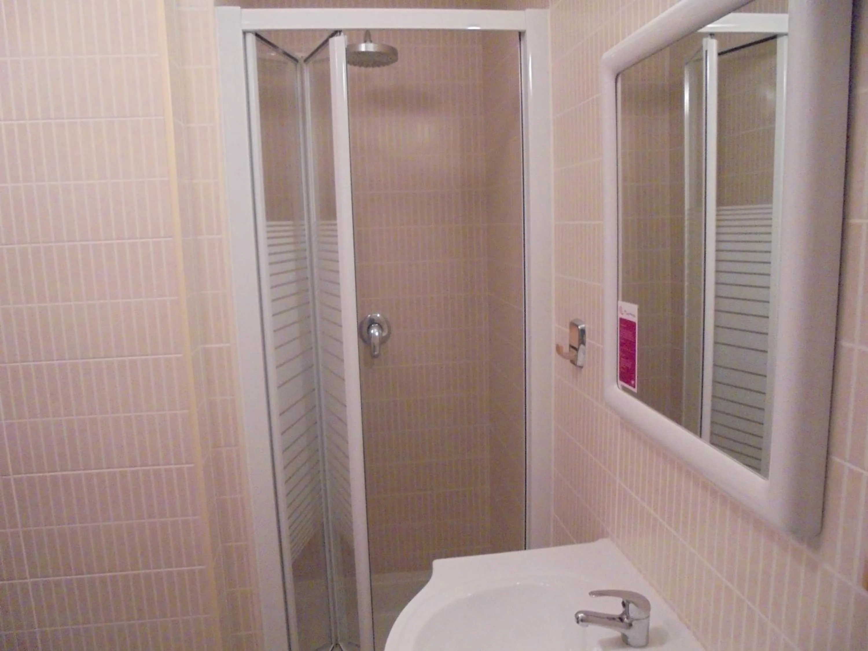 Bathroom in Lagos City Center Guest House & Hostel