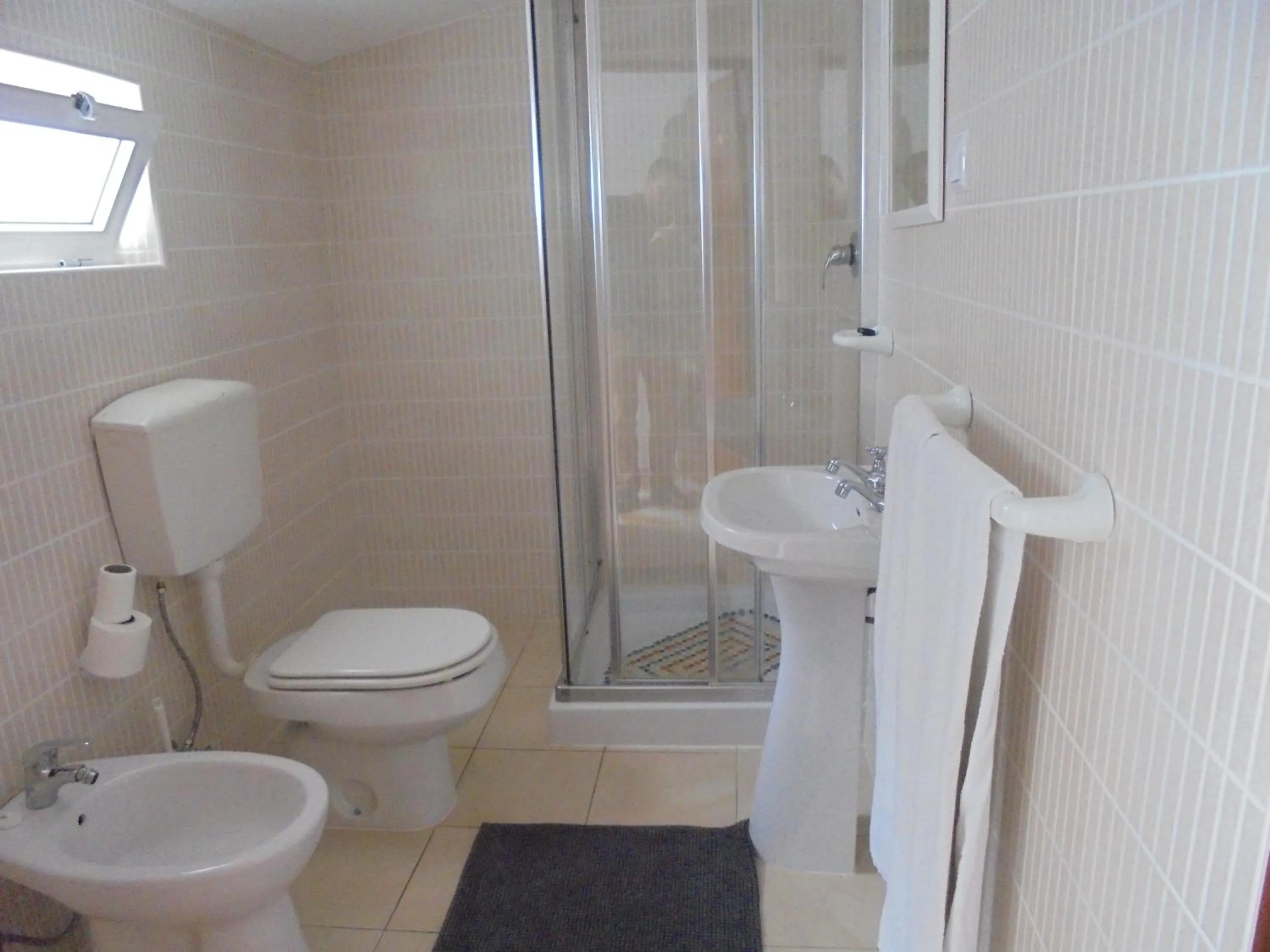 Bathroom in Lagos City Center Guest House & Hostel