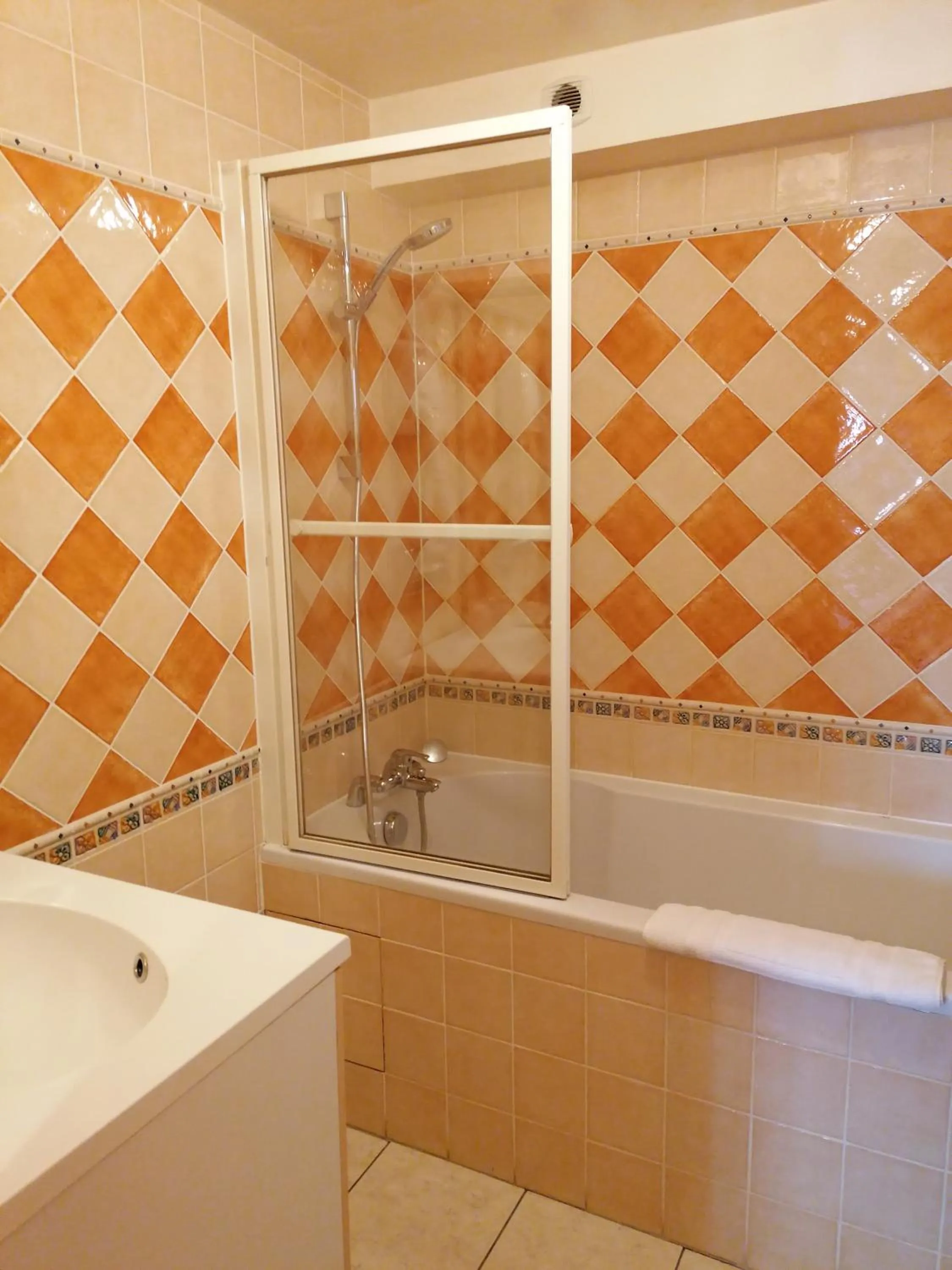 Bathroom in Hôtel Le Lievre Blanc