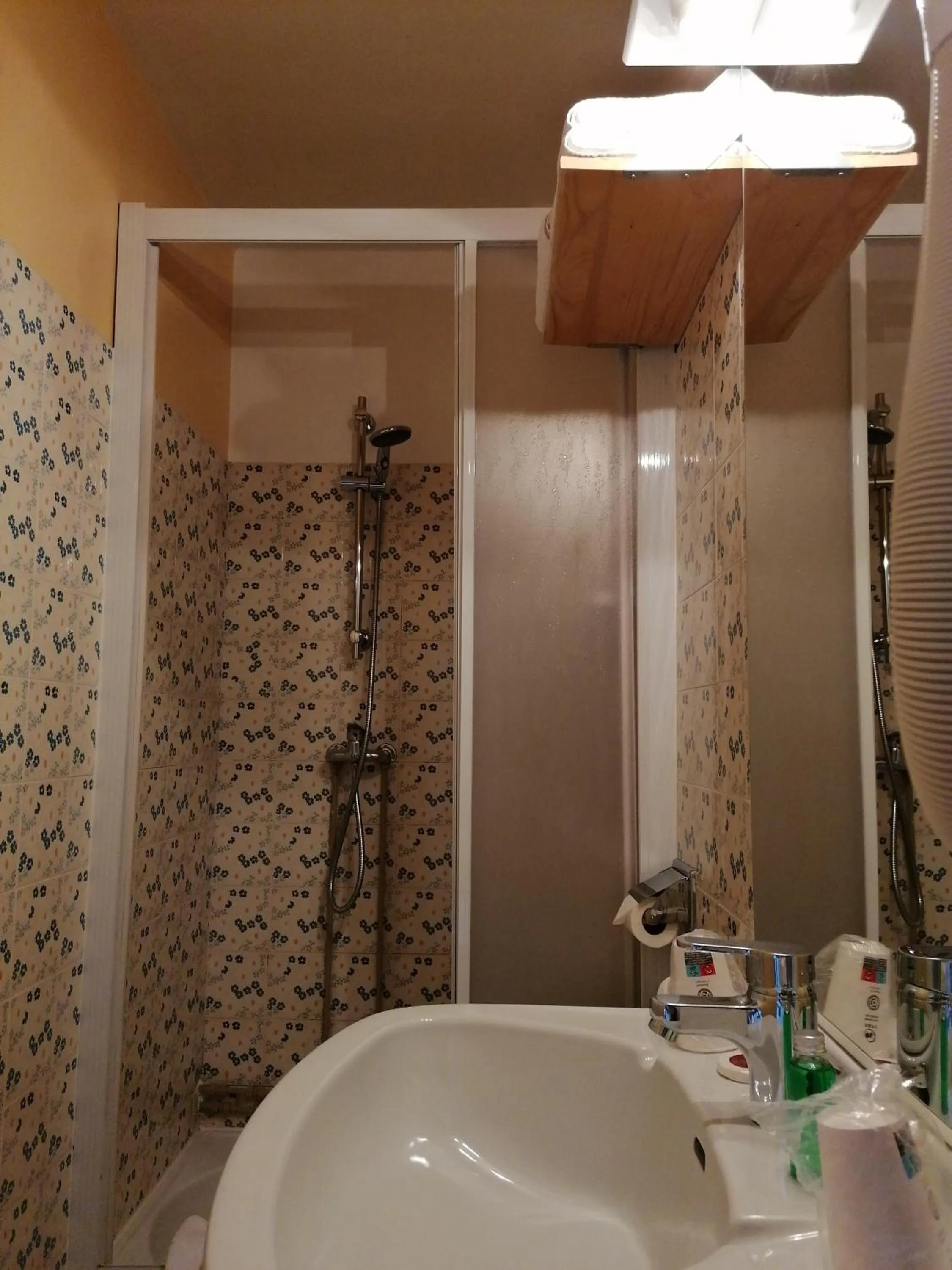 Bathroom in Hôtel Le Lievre Blanc