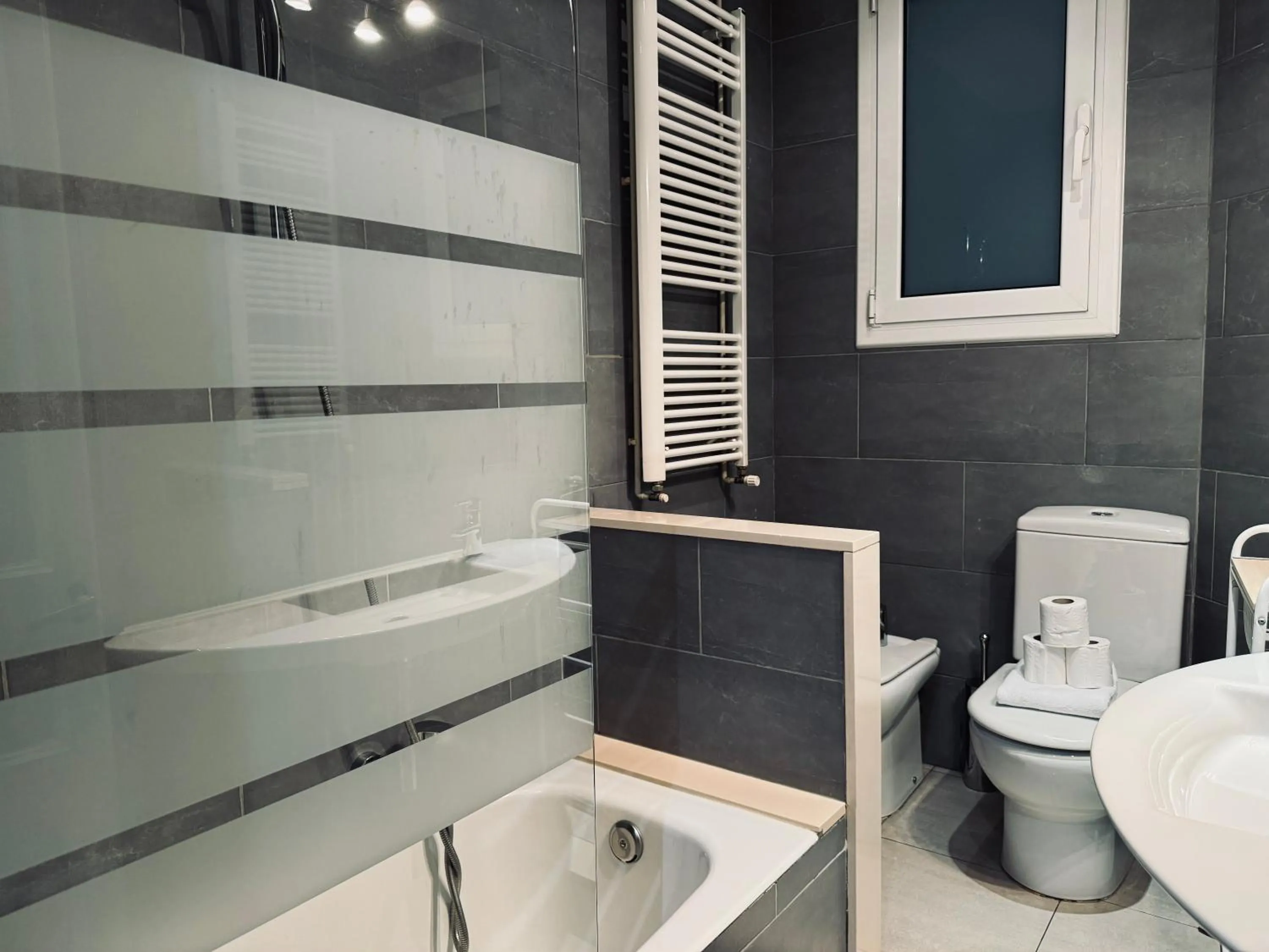 Bathroom in Sweet BCN Borrell
