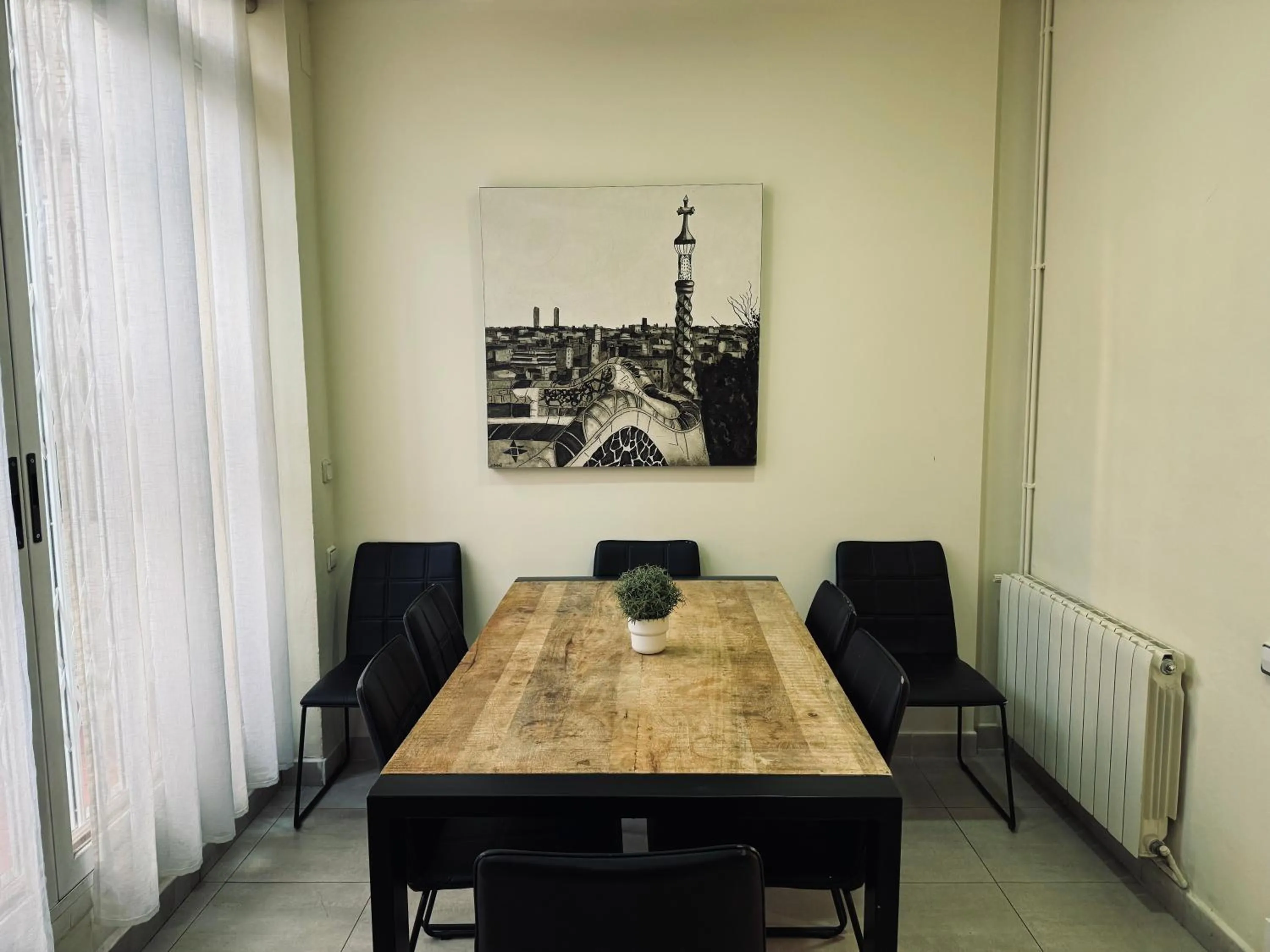 Dining area in Sweet BCN Borrell