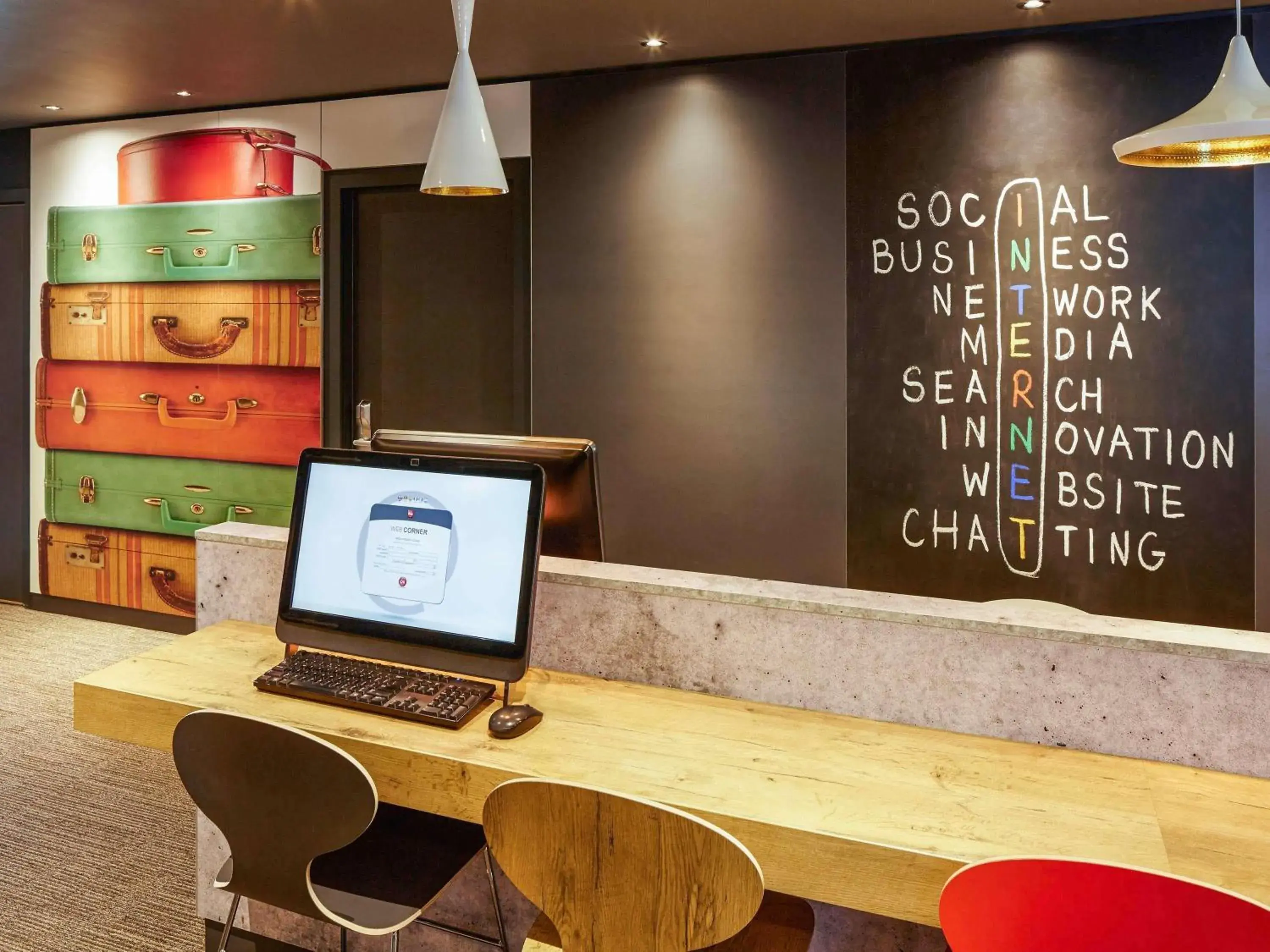 Property building in ibis London Heathrow Airport Property building in ibis London Heathrow Airport