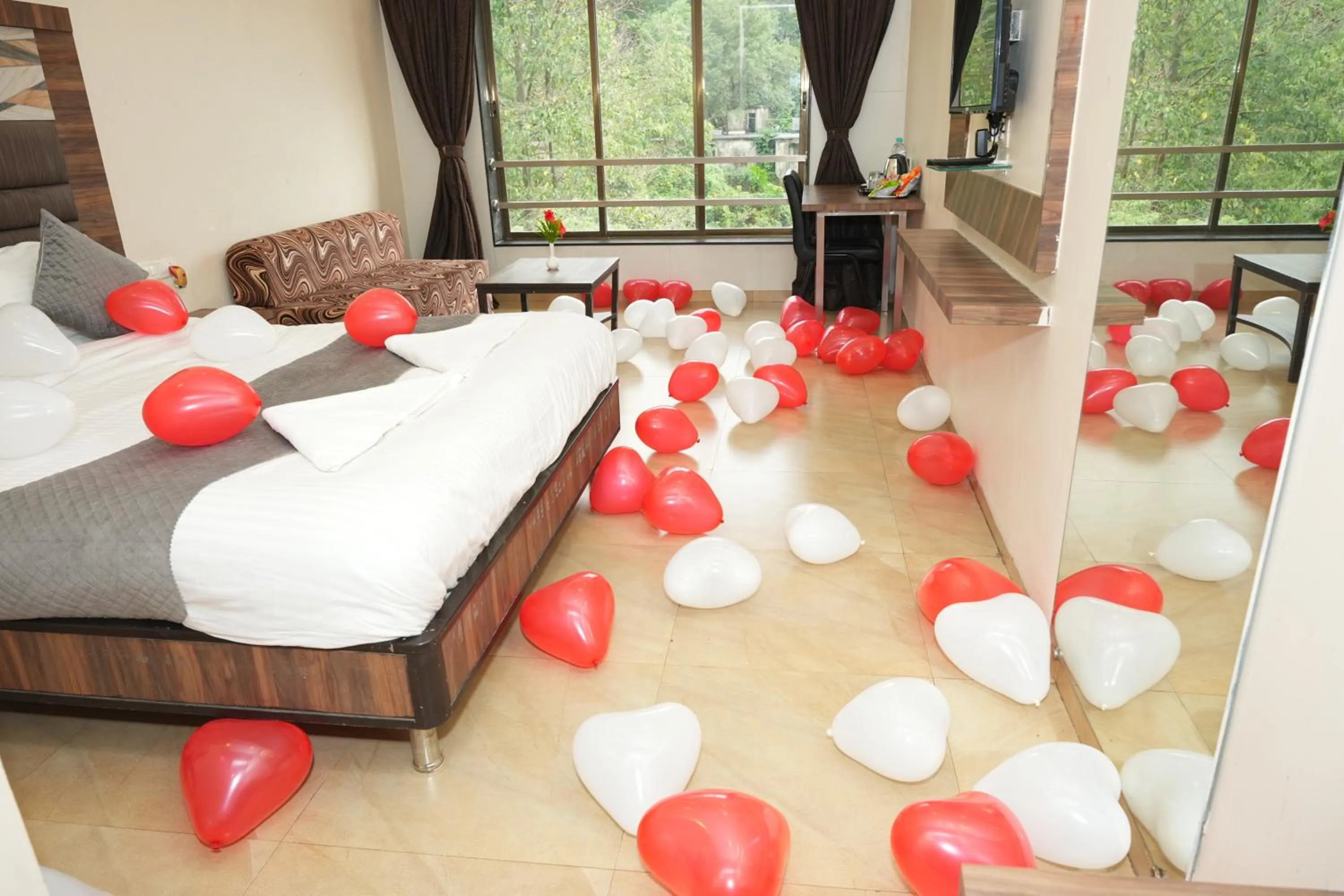 Decorative detail, Bed in Hotel Lalit inn Lonavala