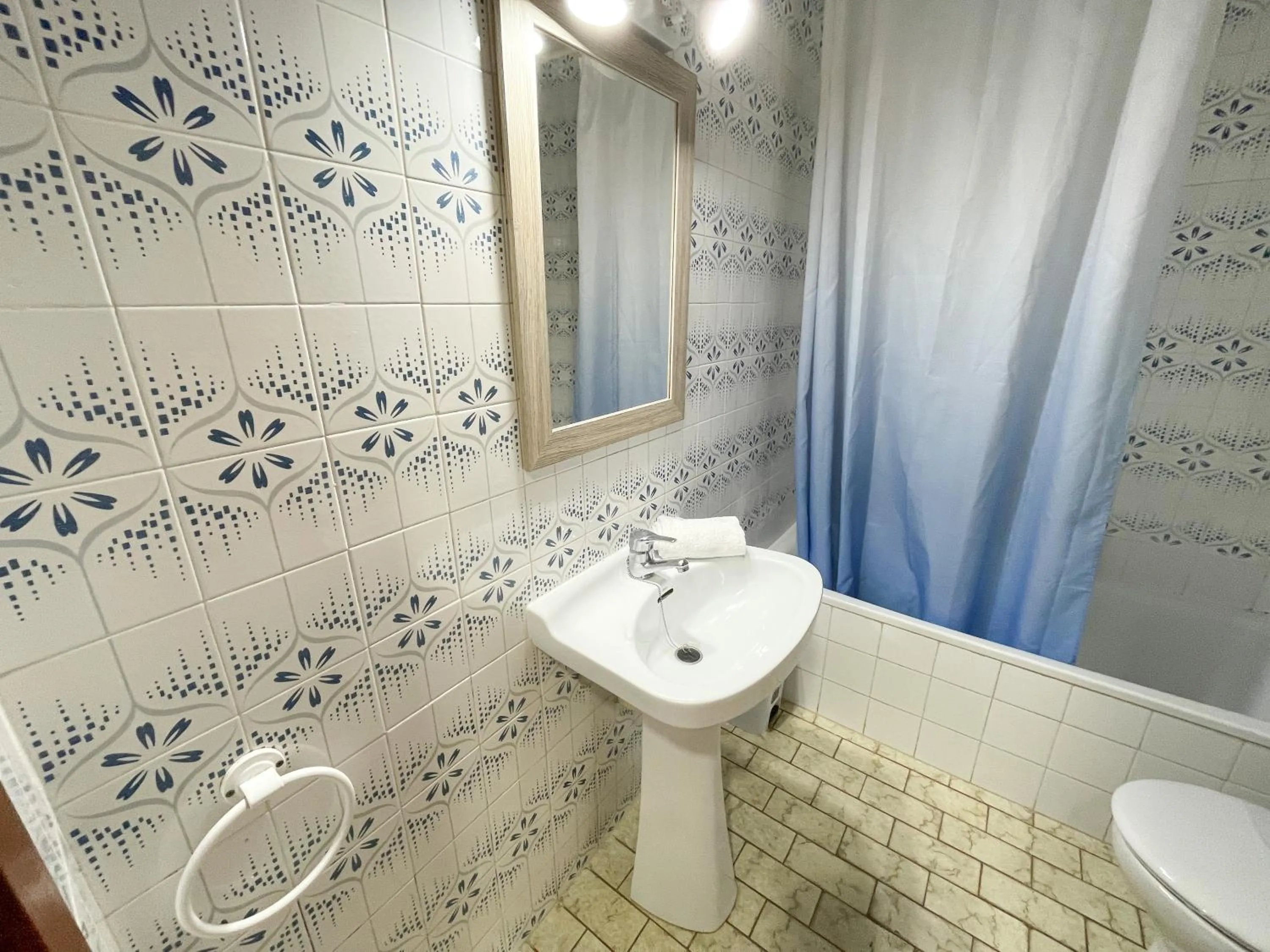 Bathroom in Apartamentos Voramar Peñíscola 3000