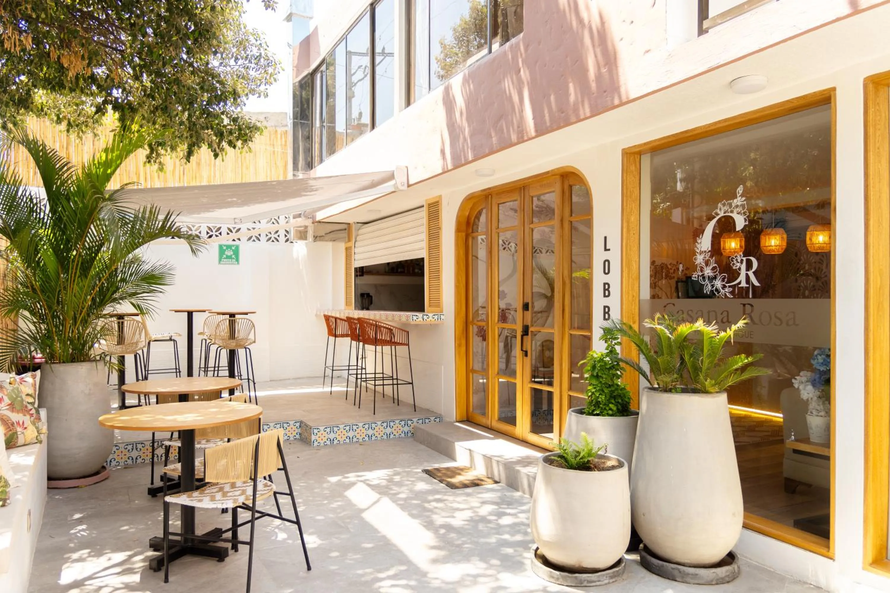 Restaurant/places to eat in Casana Rosa Hotel