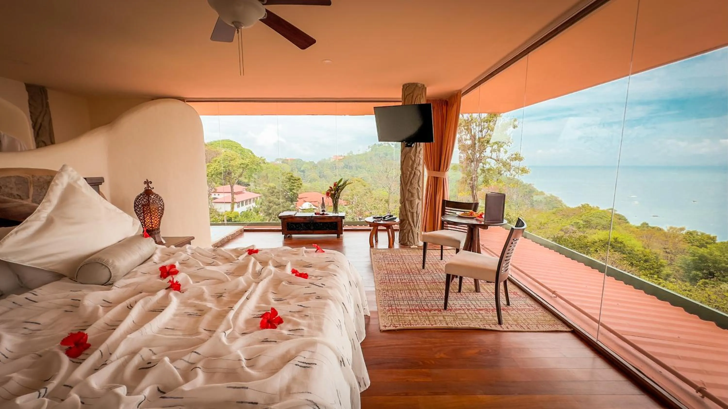 Photo of the whole room, Bed in Issimo Suites (Adults Only)