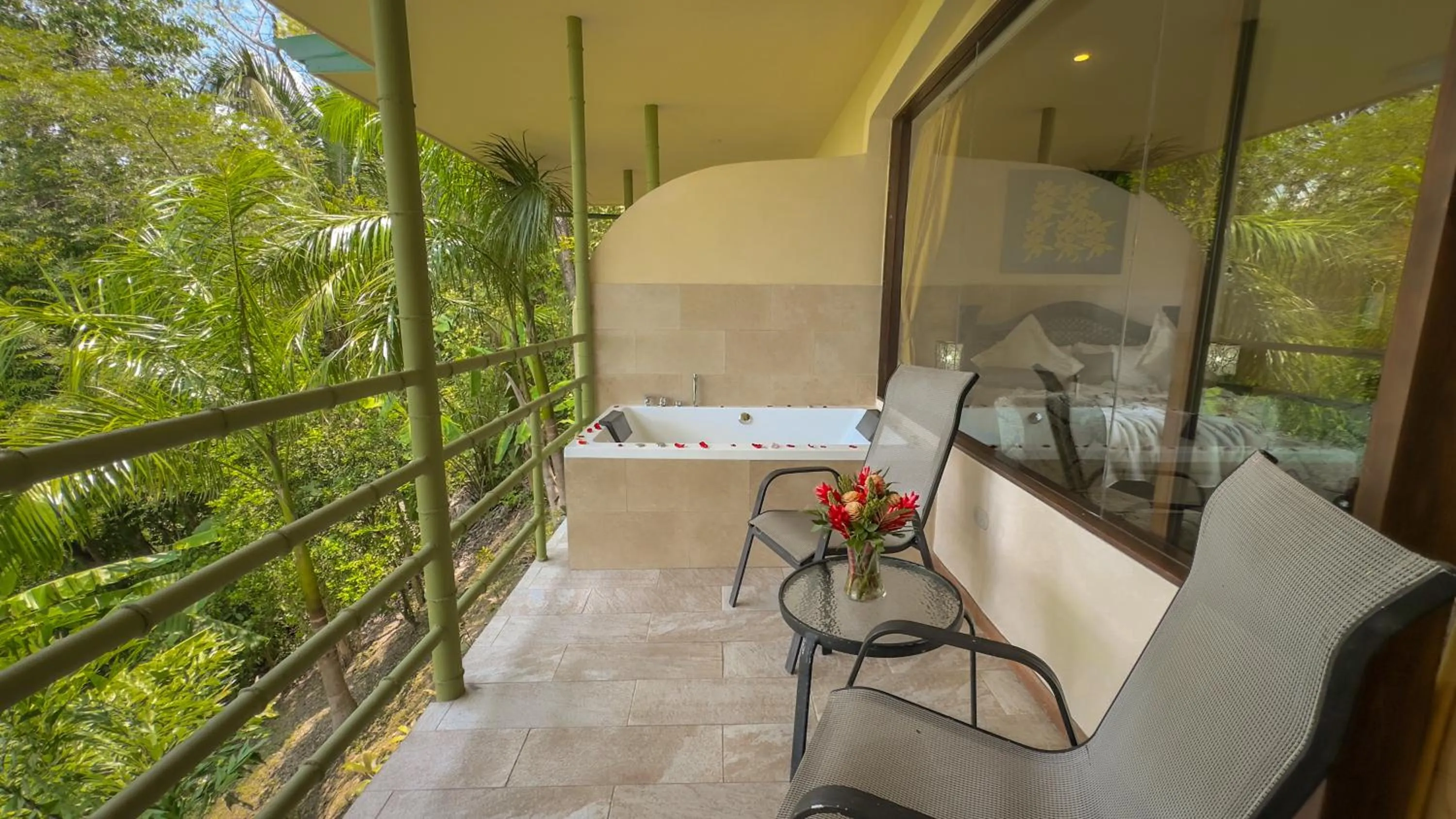 Balcony/Terrace in Issimo Suites (Adults Only)