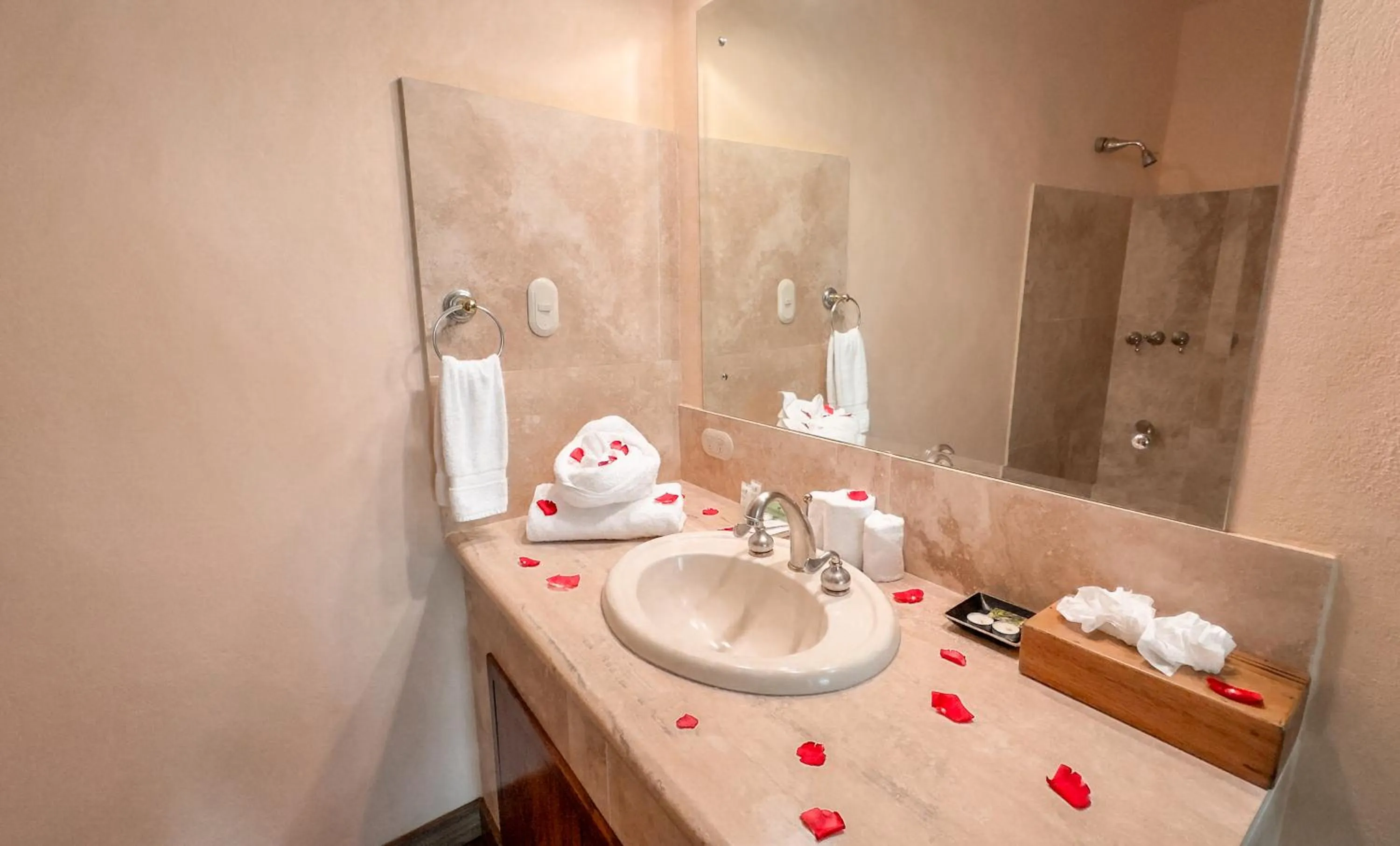 Shower in Issimo Suites (Adults Only)