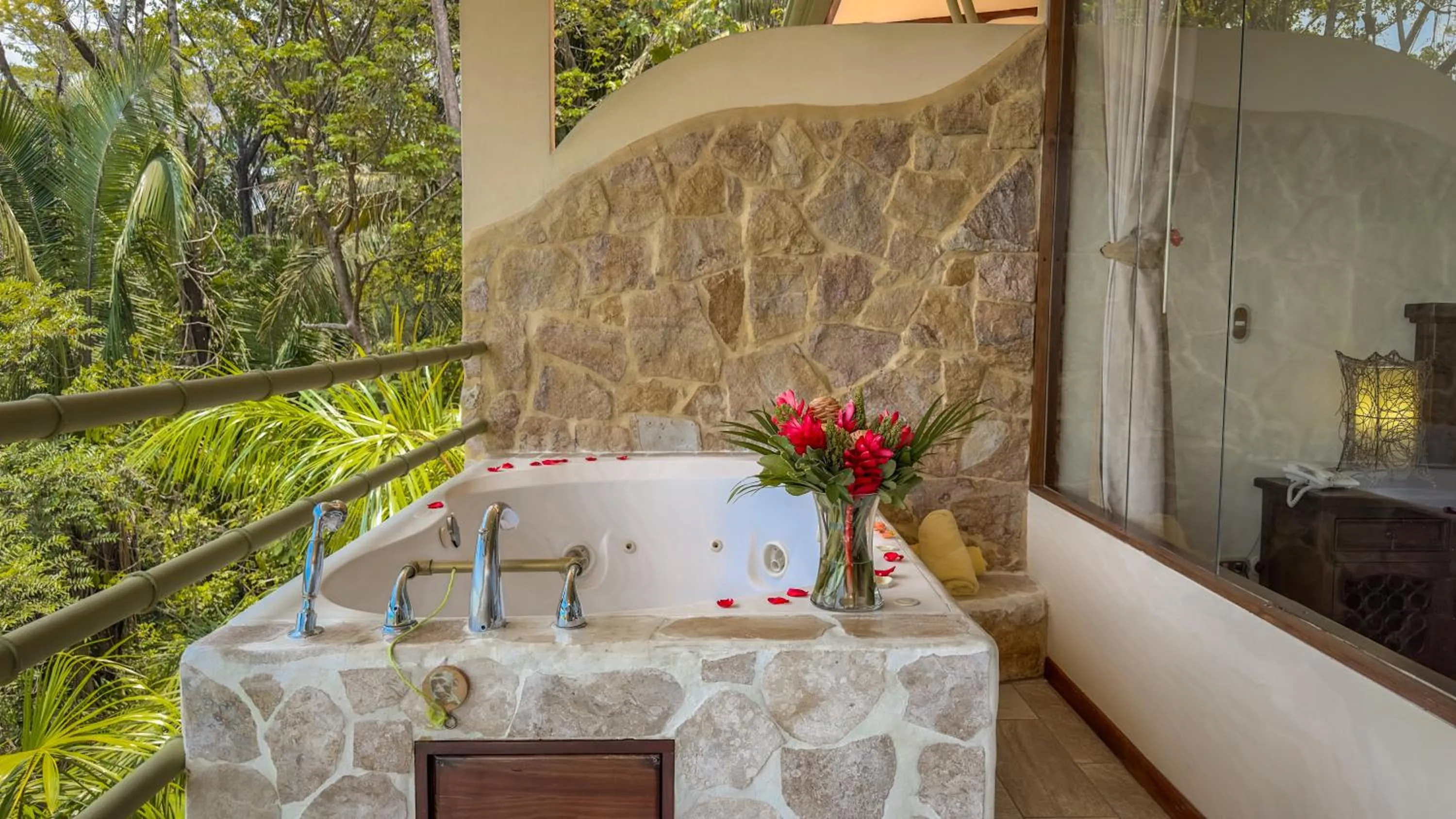 Balcony/Terrace in Issimo Suites (Adults Only)