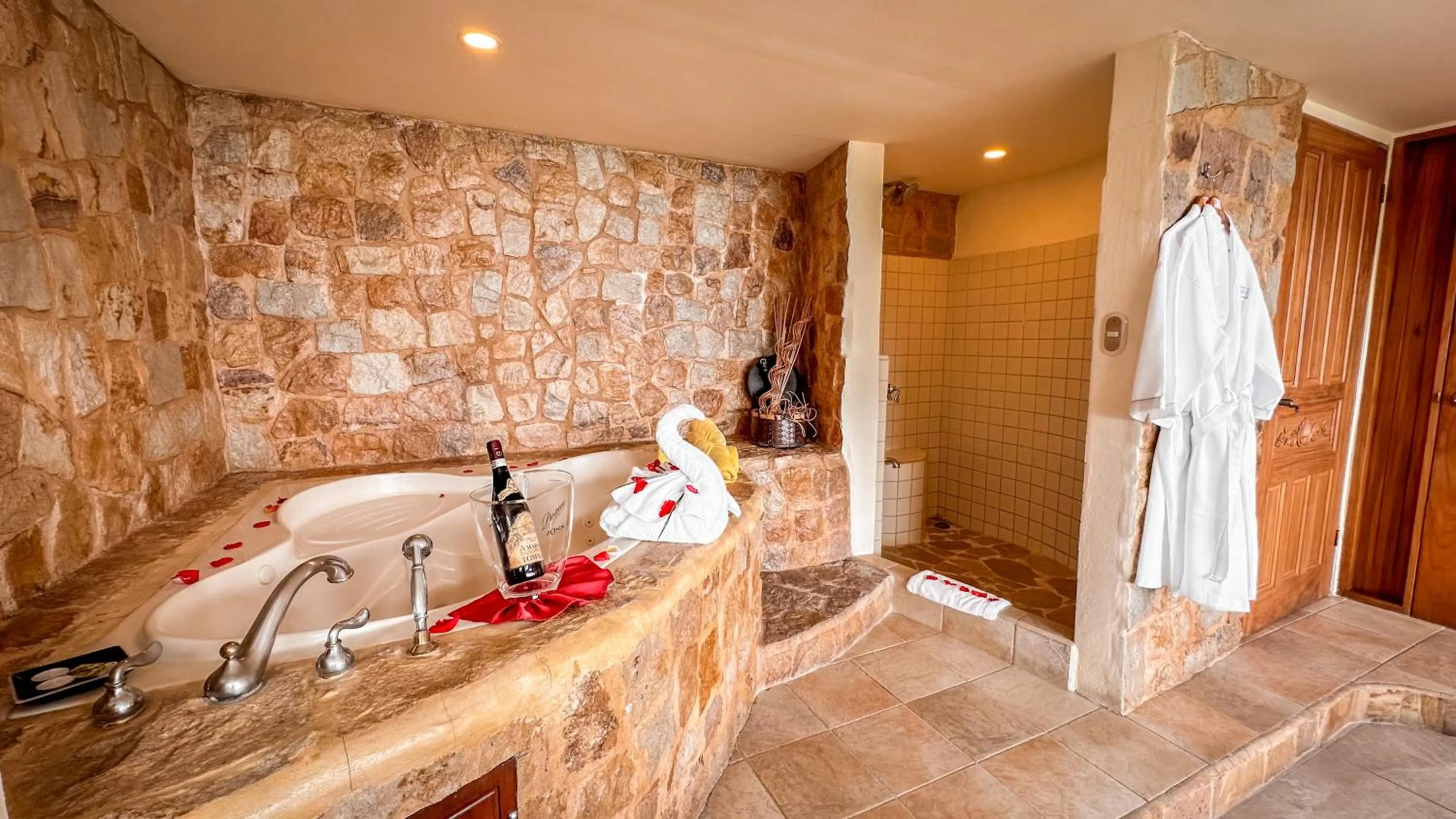 Bathroom in Issimo Suites (Adults Only)