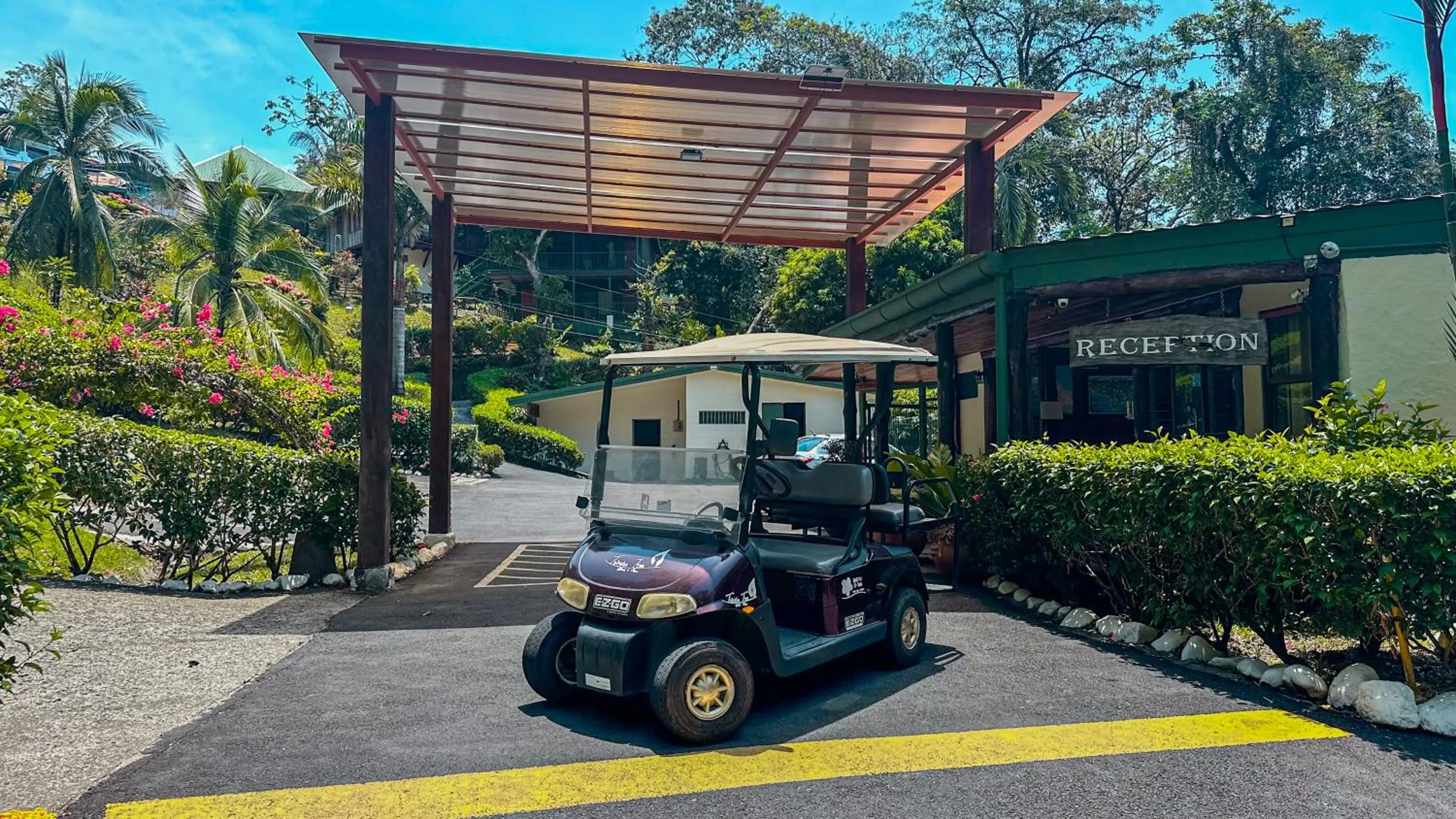 Property building in Tabulia Tree Hotel and Villas