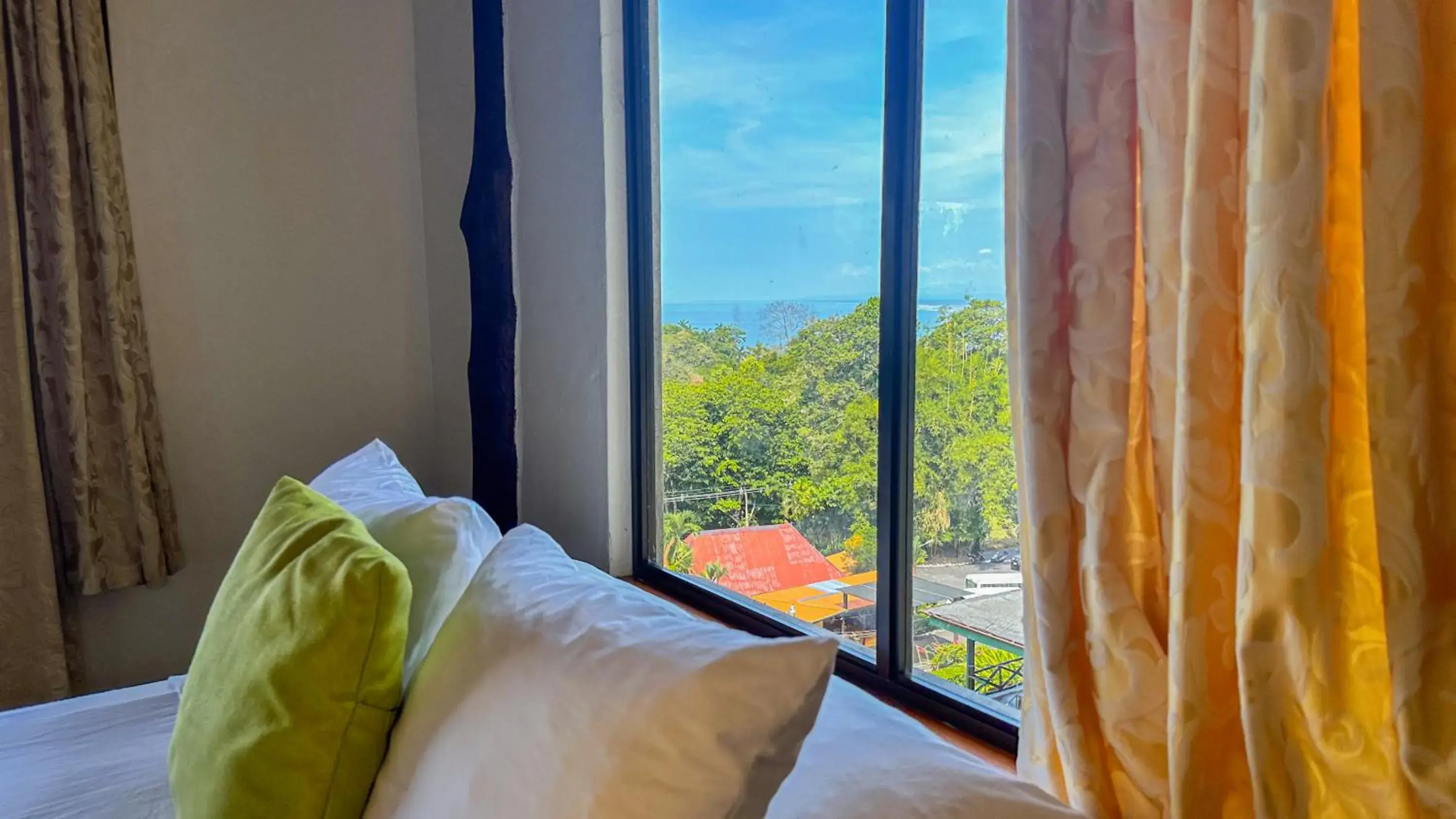 Bed in Tabulia Tree Hotel and Villas Bed in Tabulia Tree Hotel and Villas