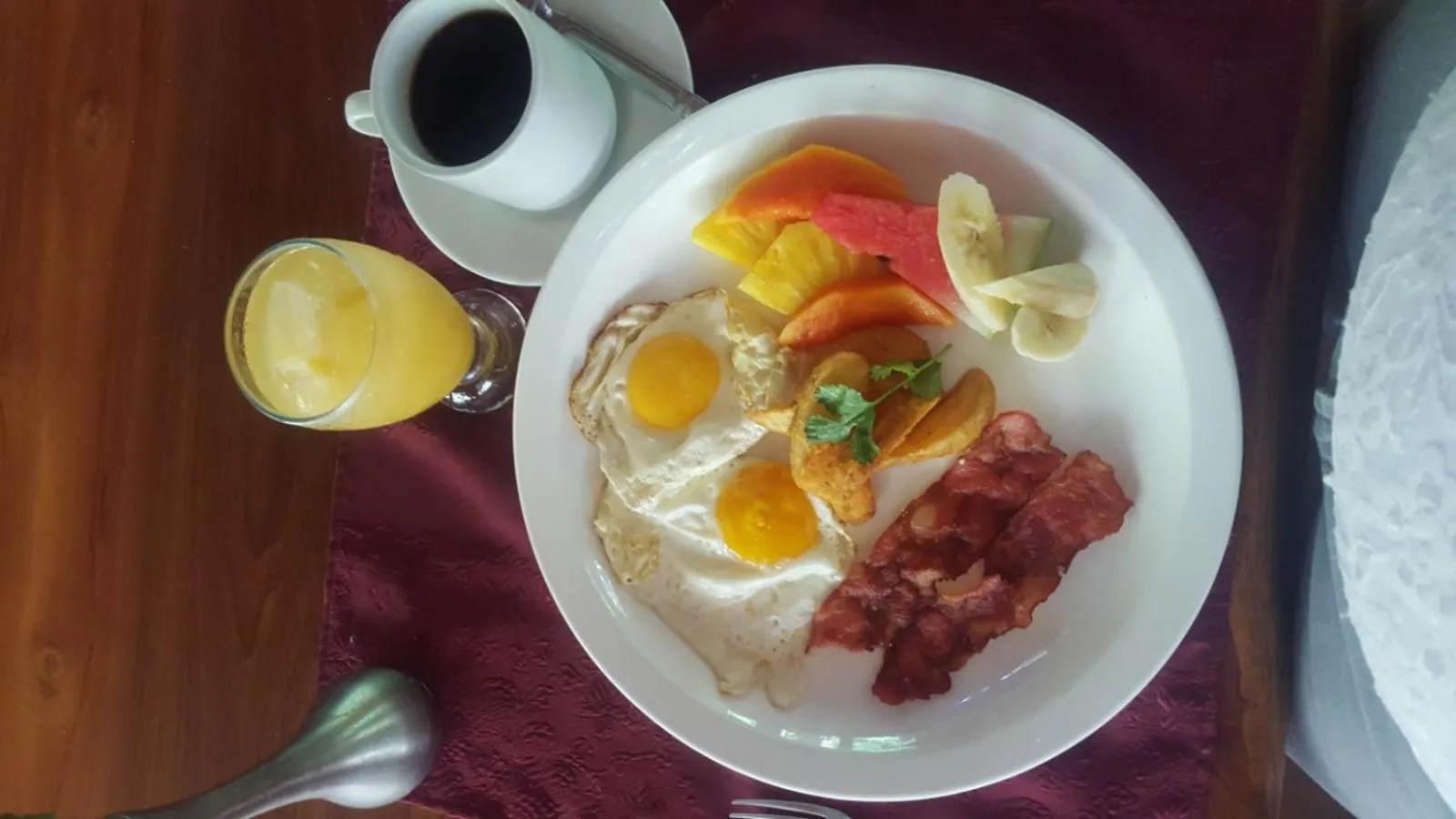 Breakfast in Tabulia Tree Hotel and Villas