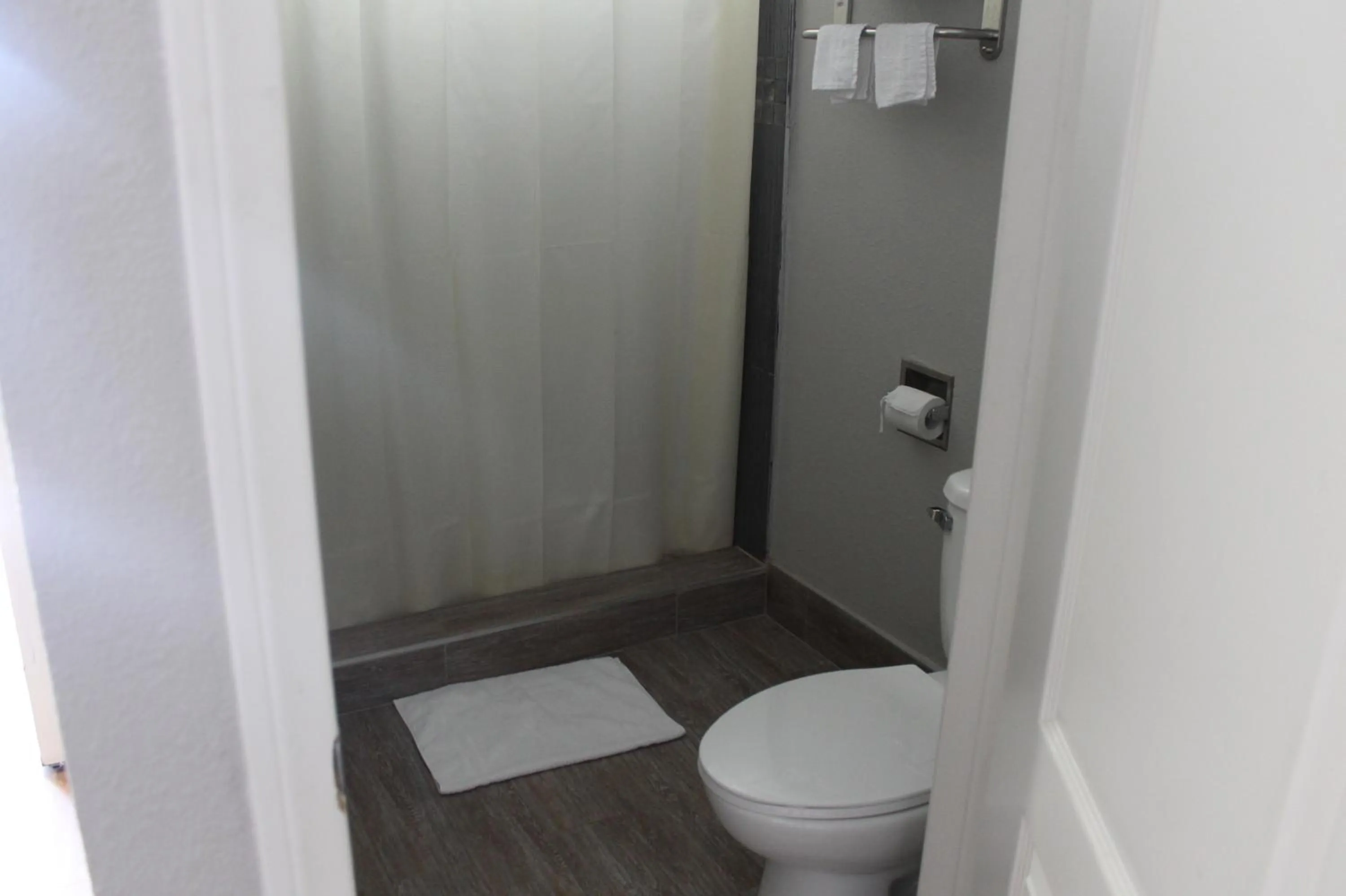 Bathroom in Town House Motel